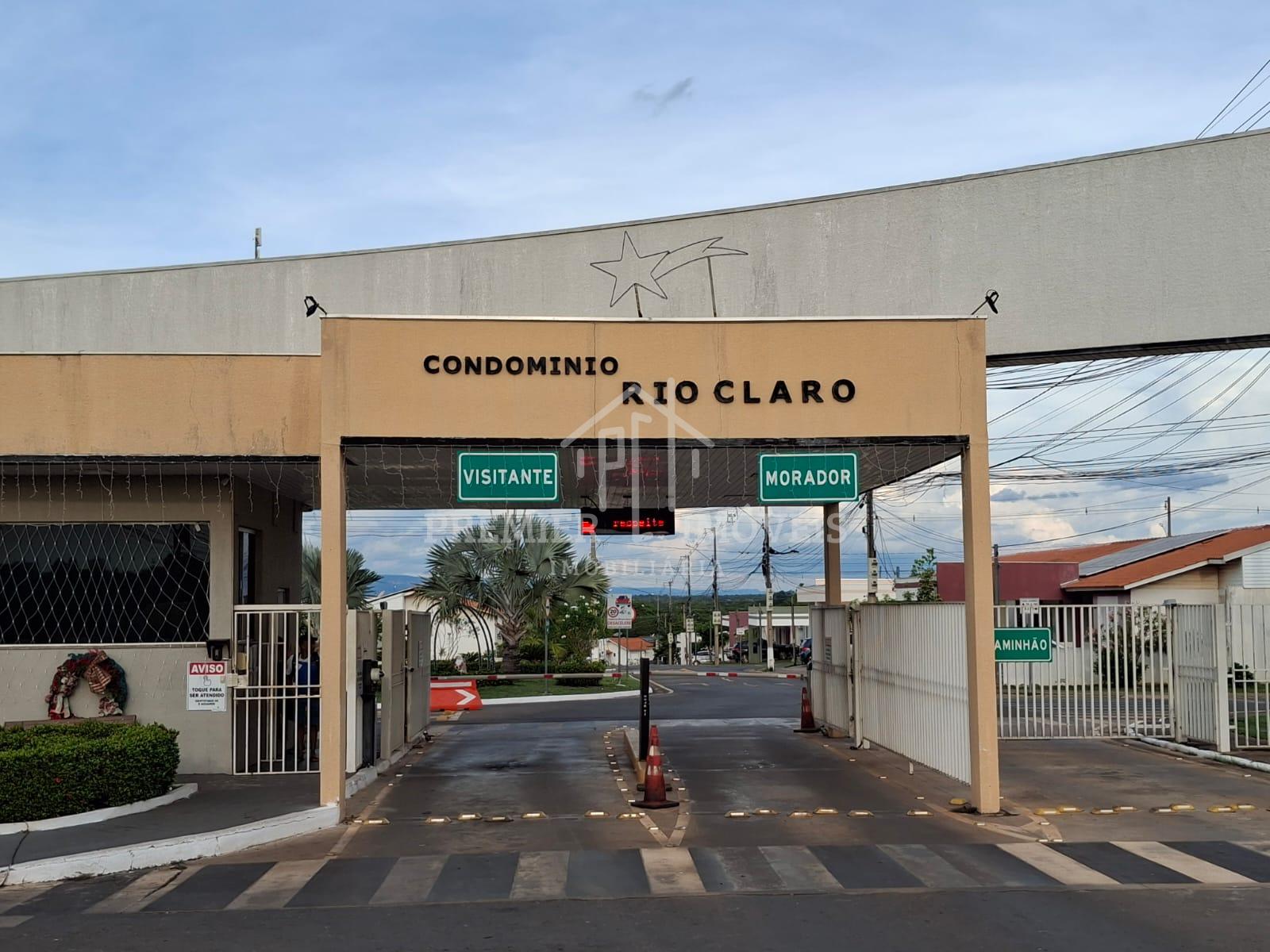 Aluga Casa Condominio Rio Claro, com 3 quartos sendo um suite comodos com ar