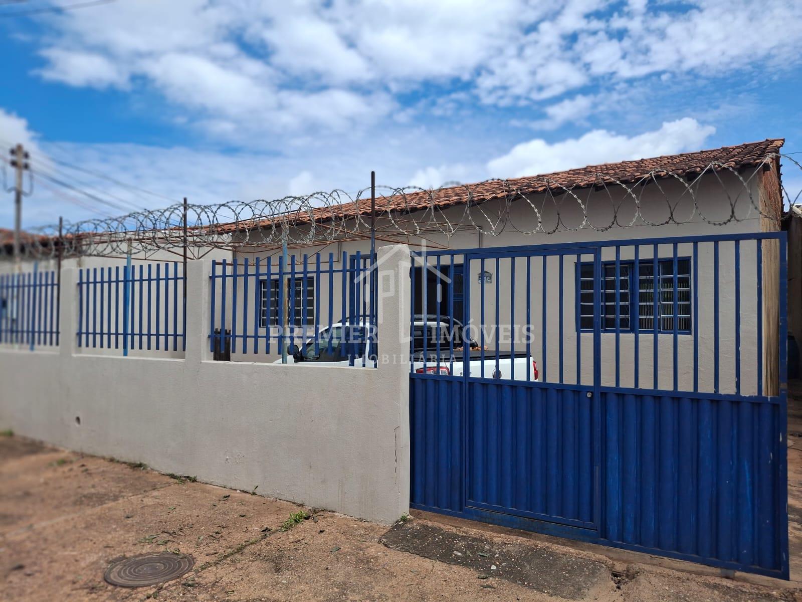 Casa para venda ou locação, localizada no bairro Planalto com 2 quartos