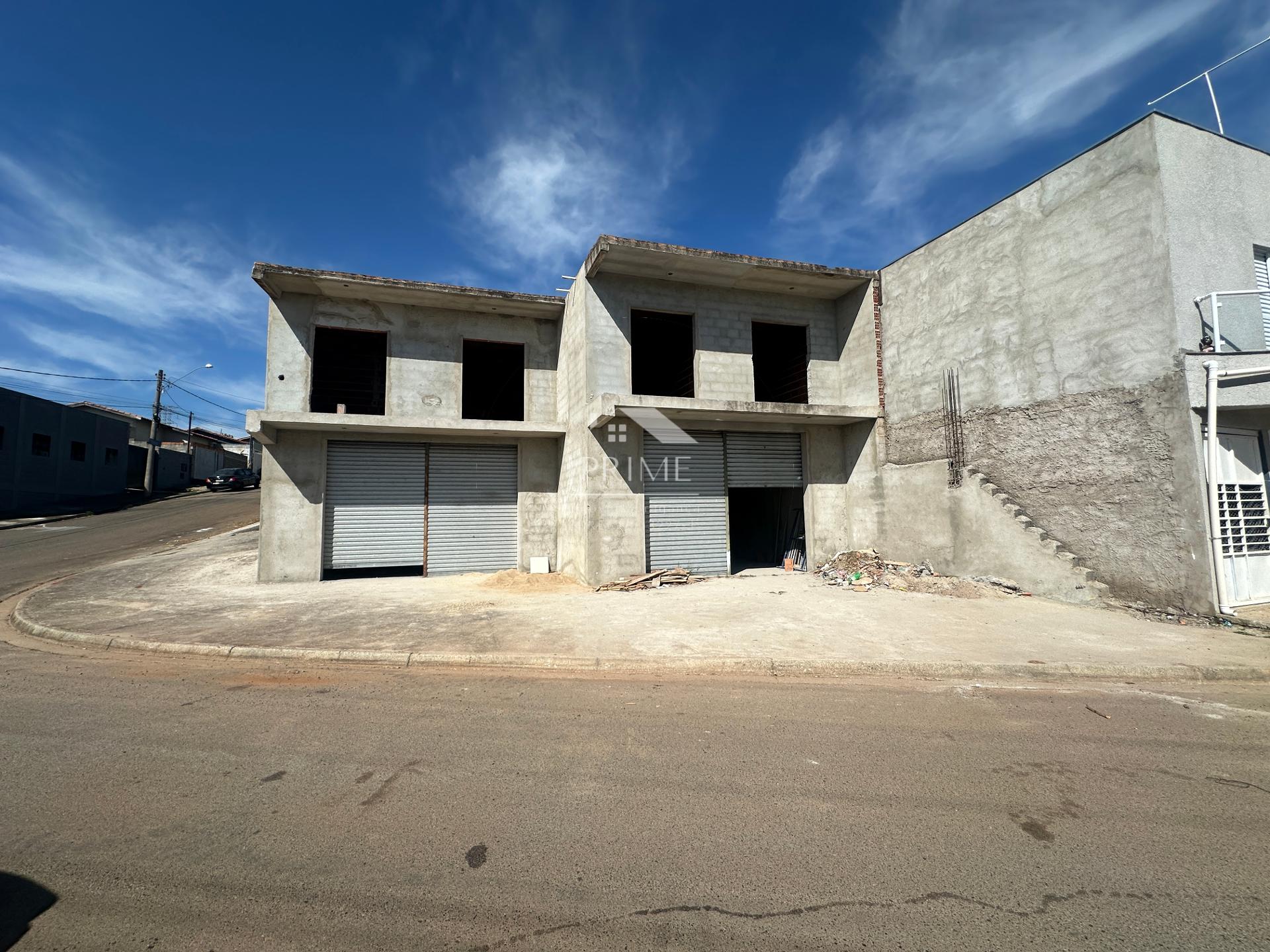 Imóvel à Venda, Comercial e Residencial, Galpao e 2 Apartamentos