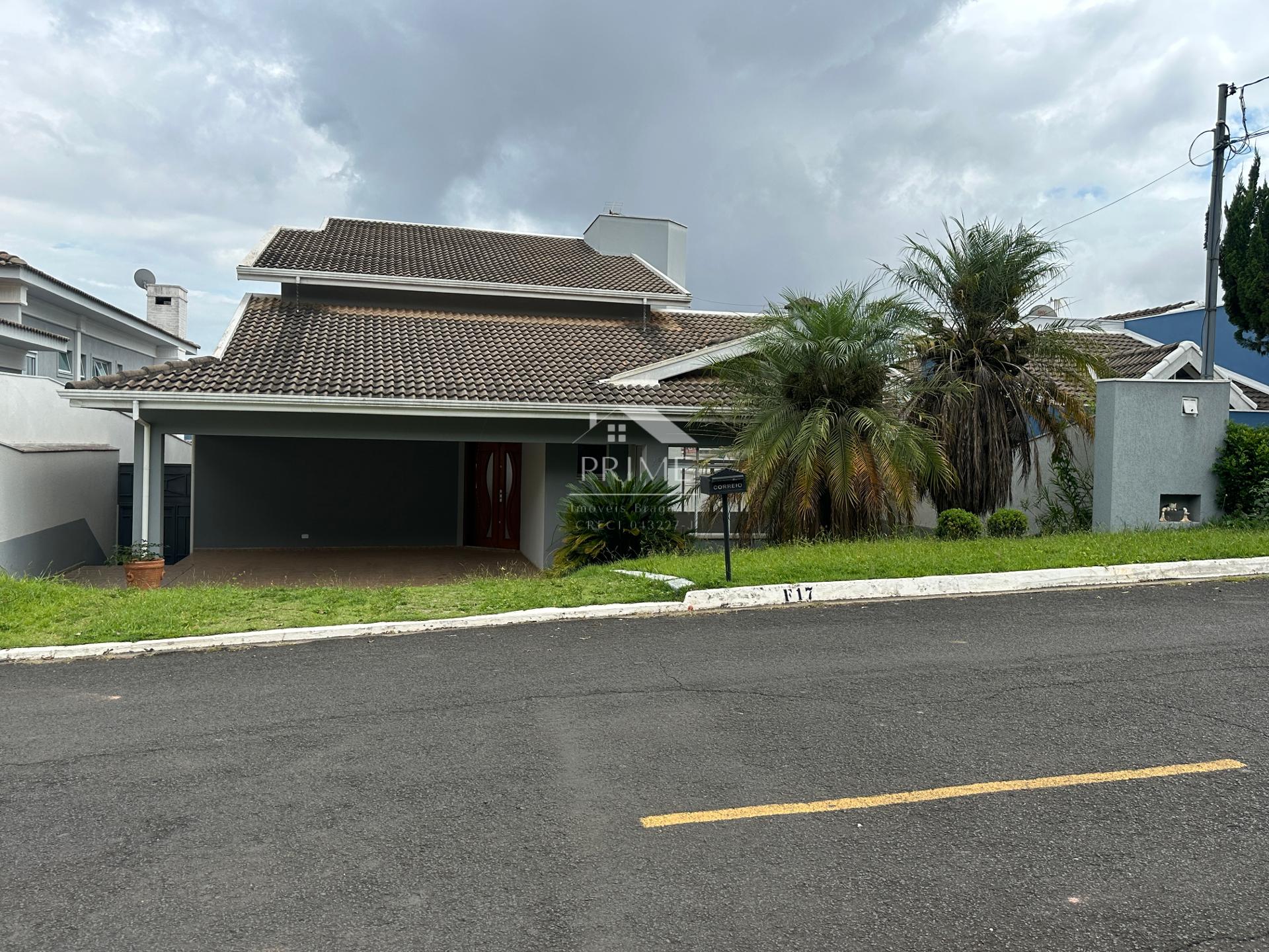 Casa com piscina e mini campo - 5 dormit?rios no Colinas de S?...