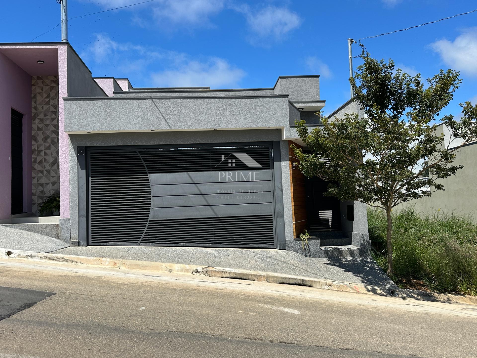 Casa com 3 quartos   1 suíte   demi-suíte  à venda no Vila Ver...