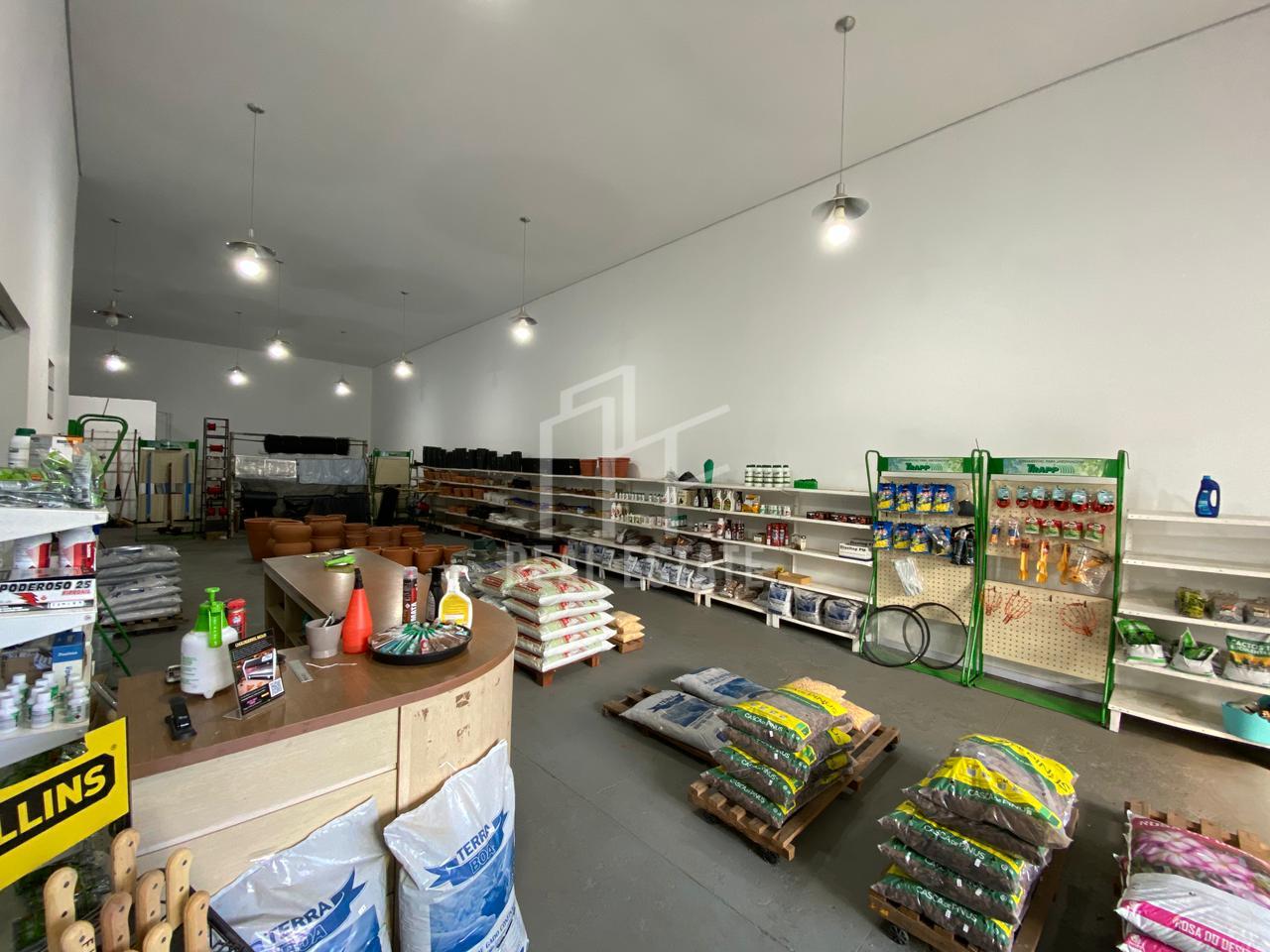 Barrac?o Comercial na Av. Duque de Caxias - Em Frente ? Prefei...