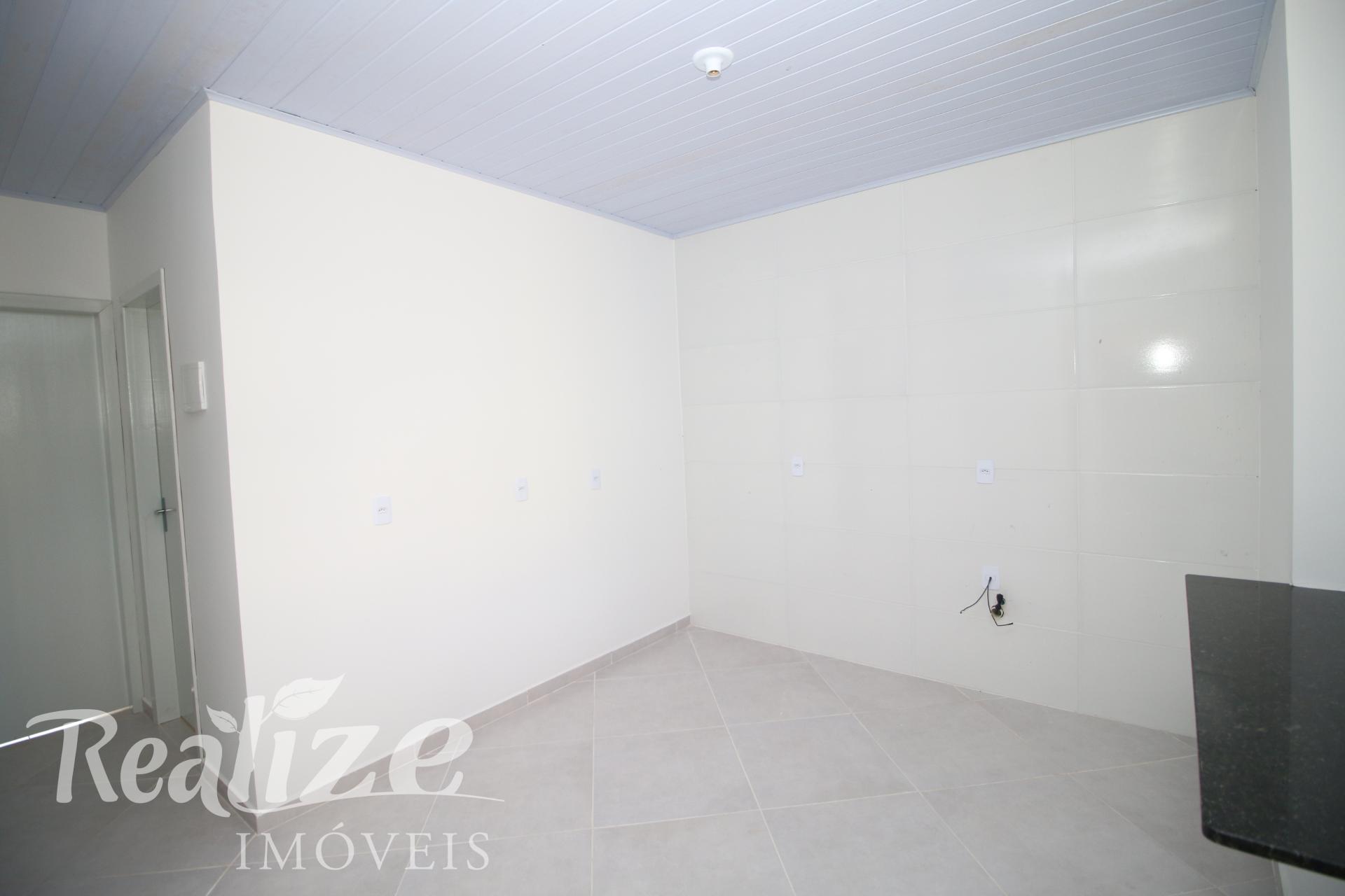 CASA COM SUÍTE