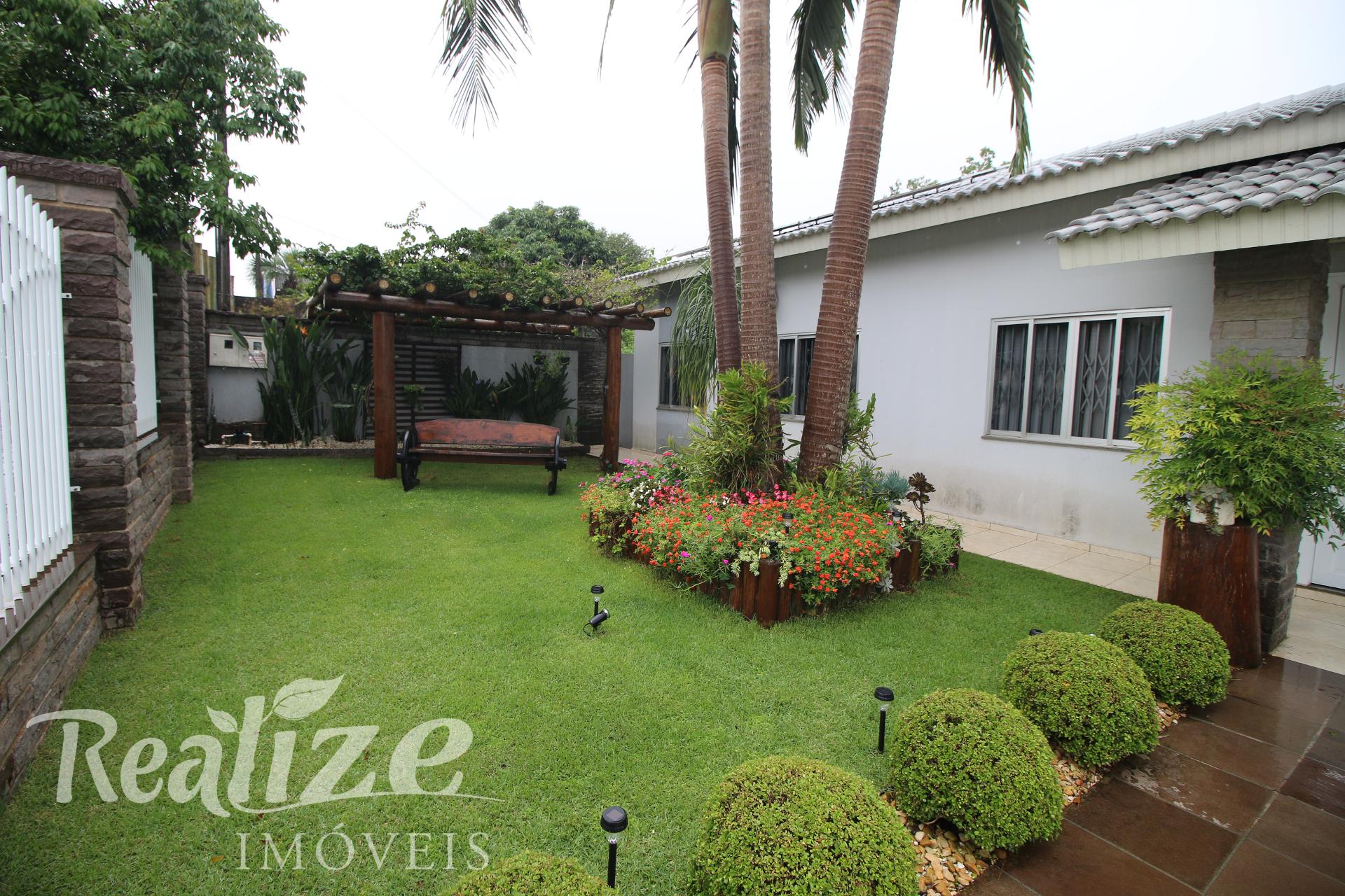 CASA com LOTE 1.620m²