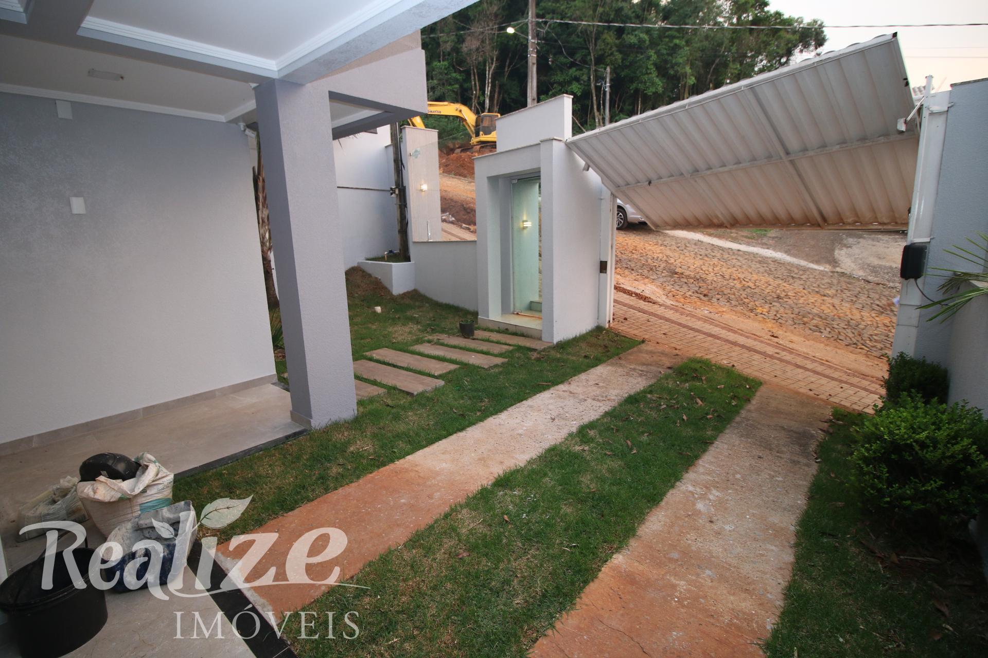 SOBRADO SEMI-MOBILIADO