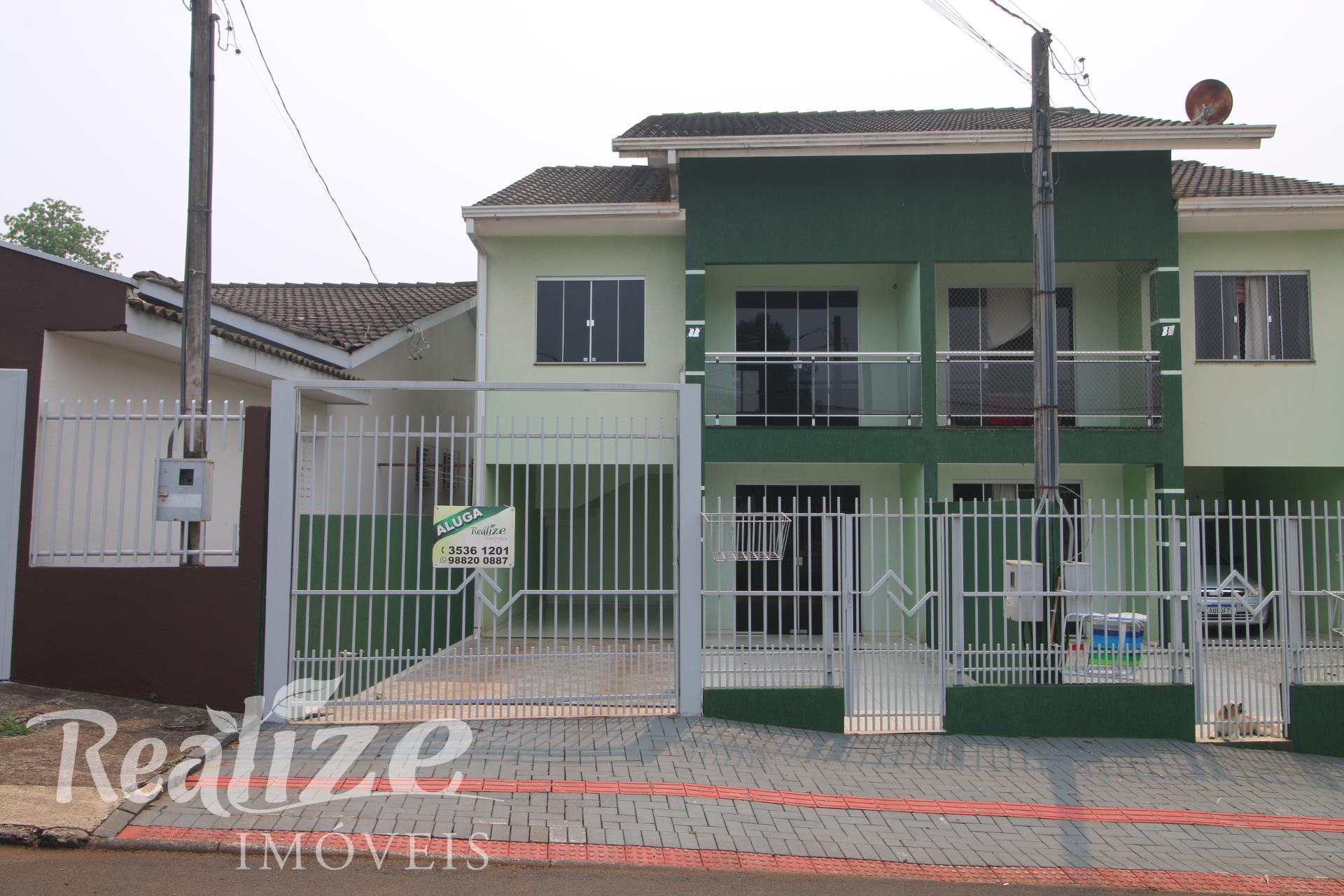 SOBRADO com 2 vagas de garagem