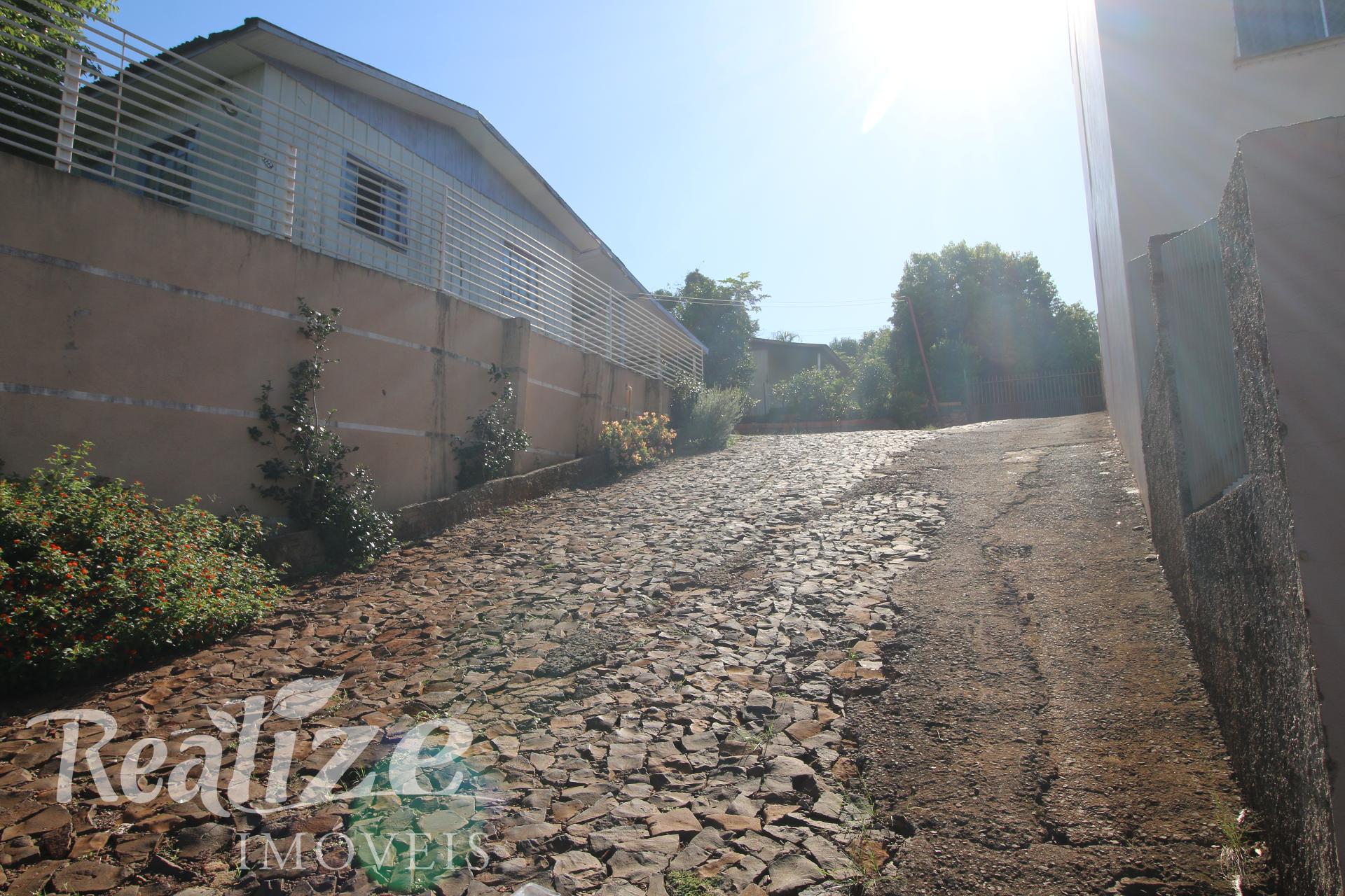 CASA MISTA COM 02 VAGAS DE GARAGEM