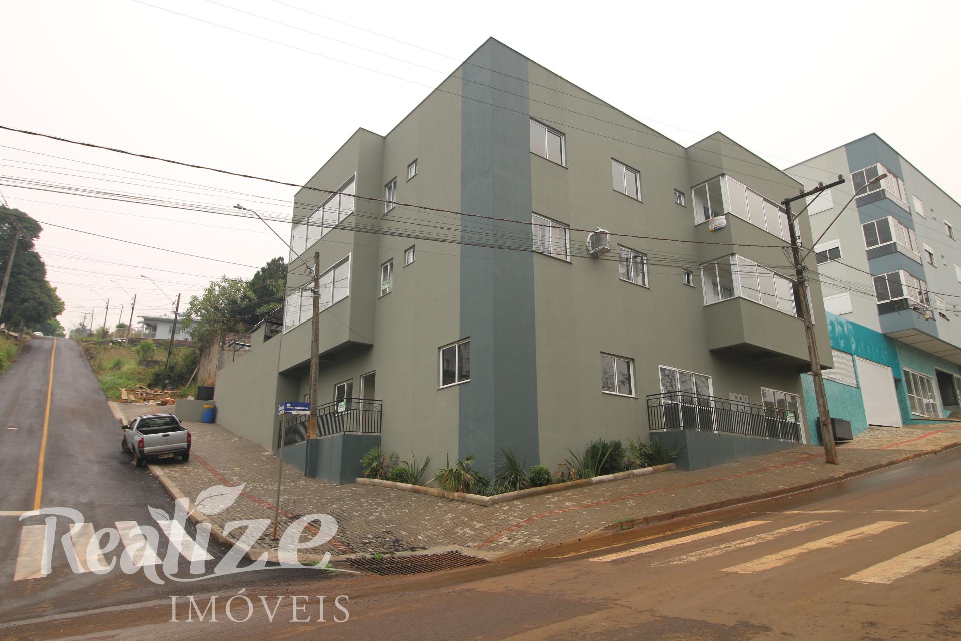 APARTAMENTO COM 02 QUARTOS E VAGA DE GARAGEM