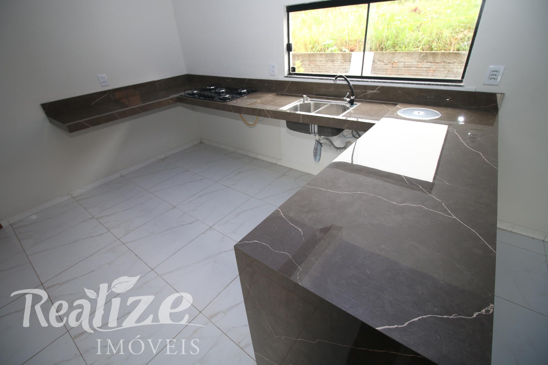 CASA COM COZINHA E COOKTOP