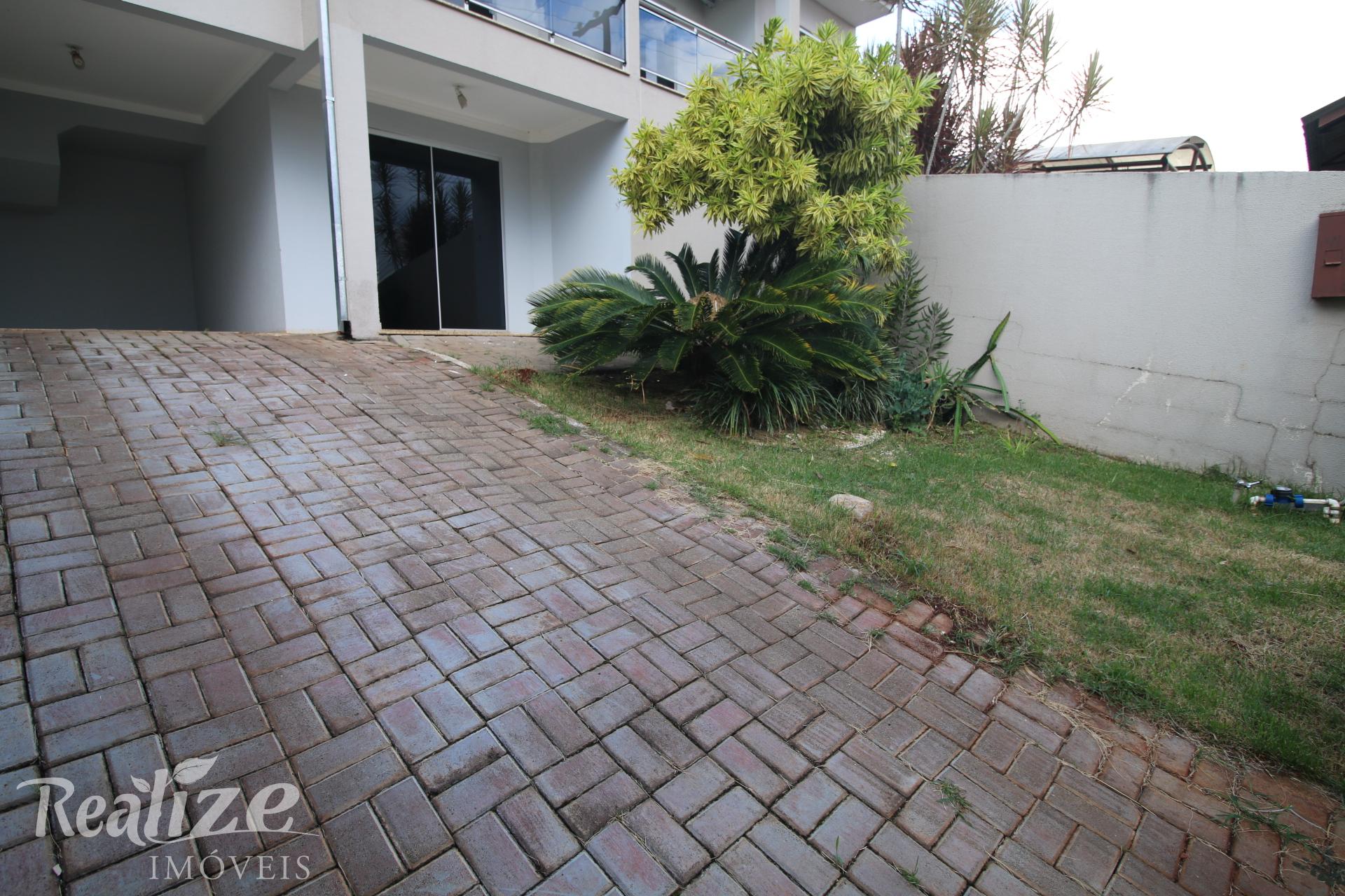 SOBRADO COM COZINHA PLANEJADA