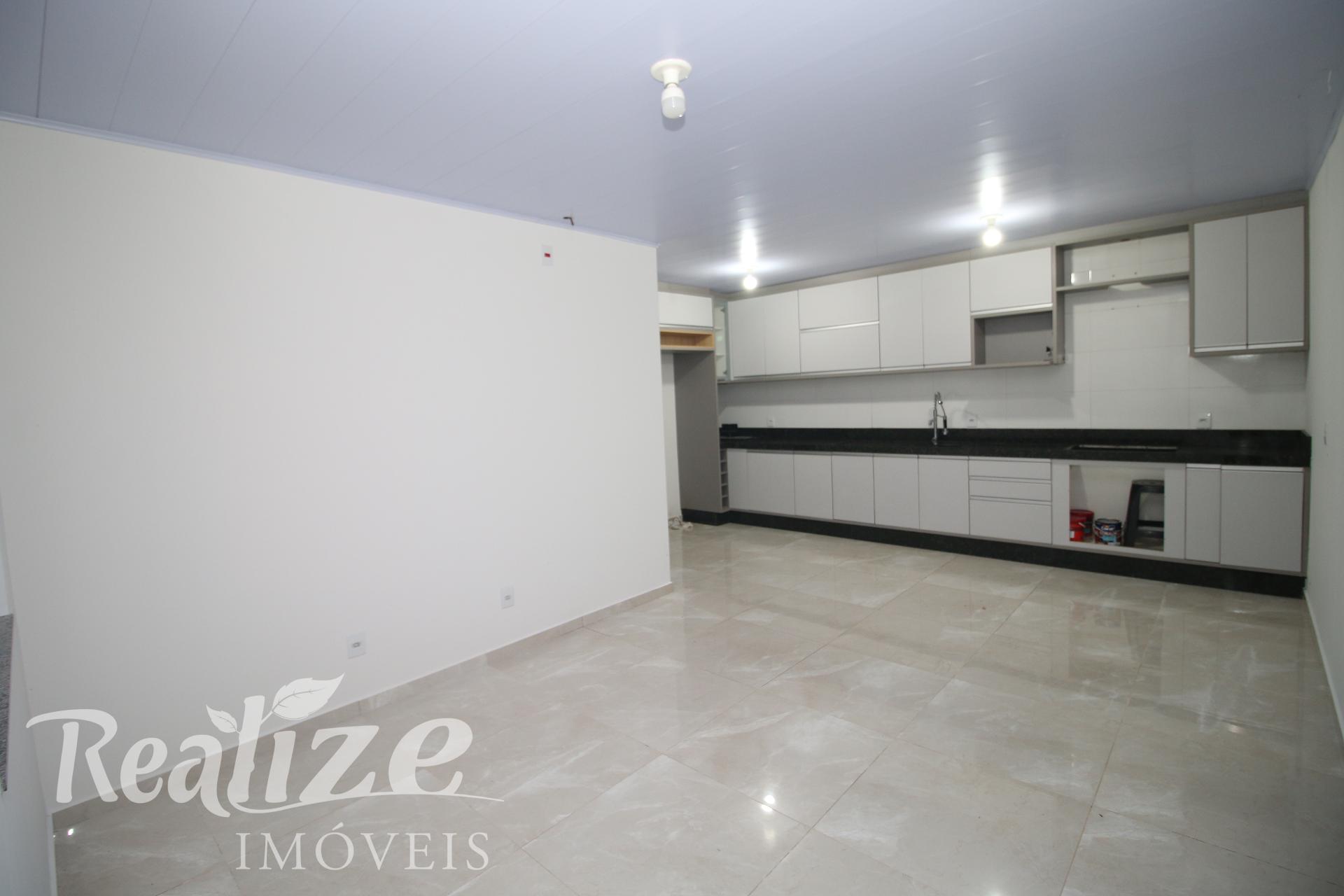 IMÓVEL COM COZINHA E ENERGIA SOLAR