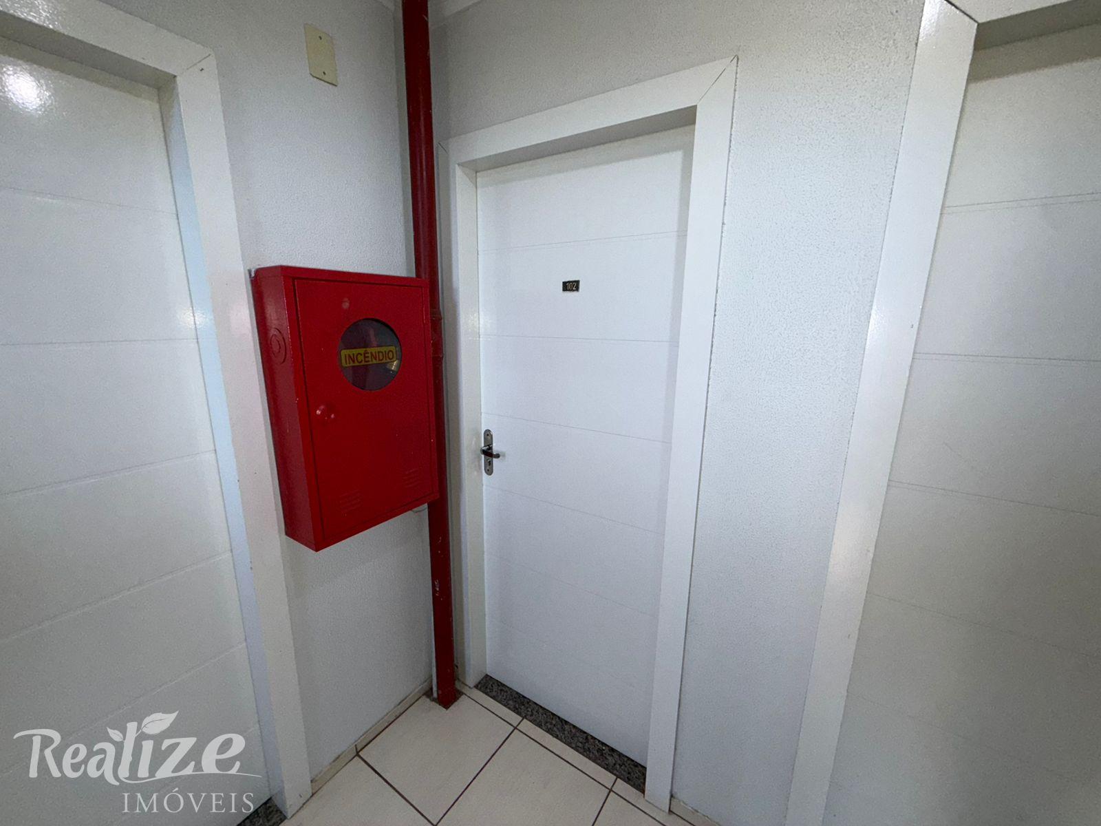 APARTAMENTO COM COZINHA E COOKTOP + CHURRASQUEIRA