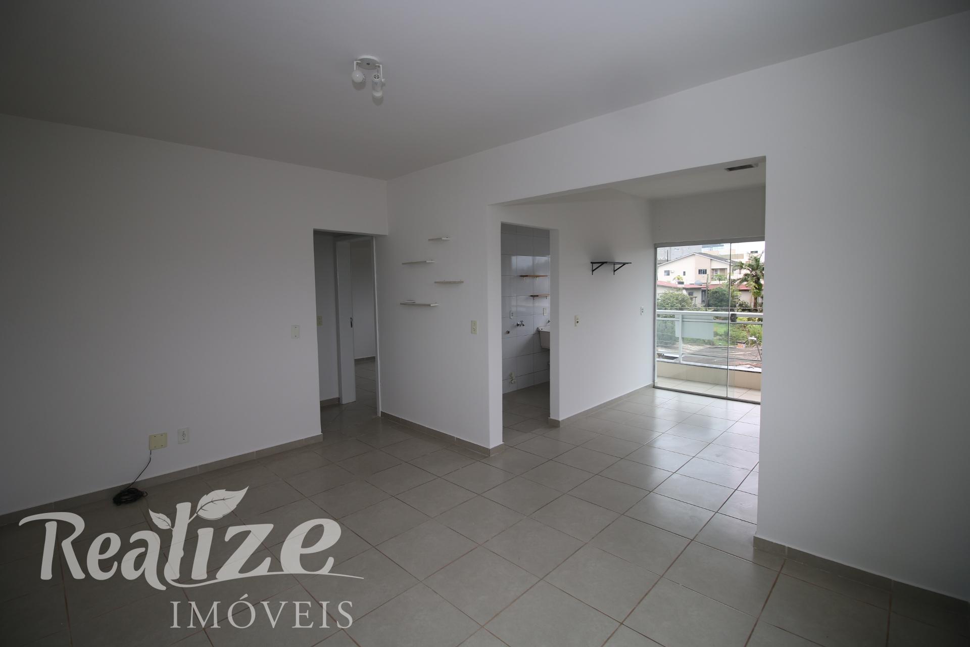 APARTAMENTO COM AR E VAGA DE GARAGEM ESPAÇOSA