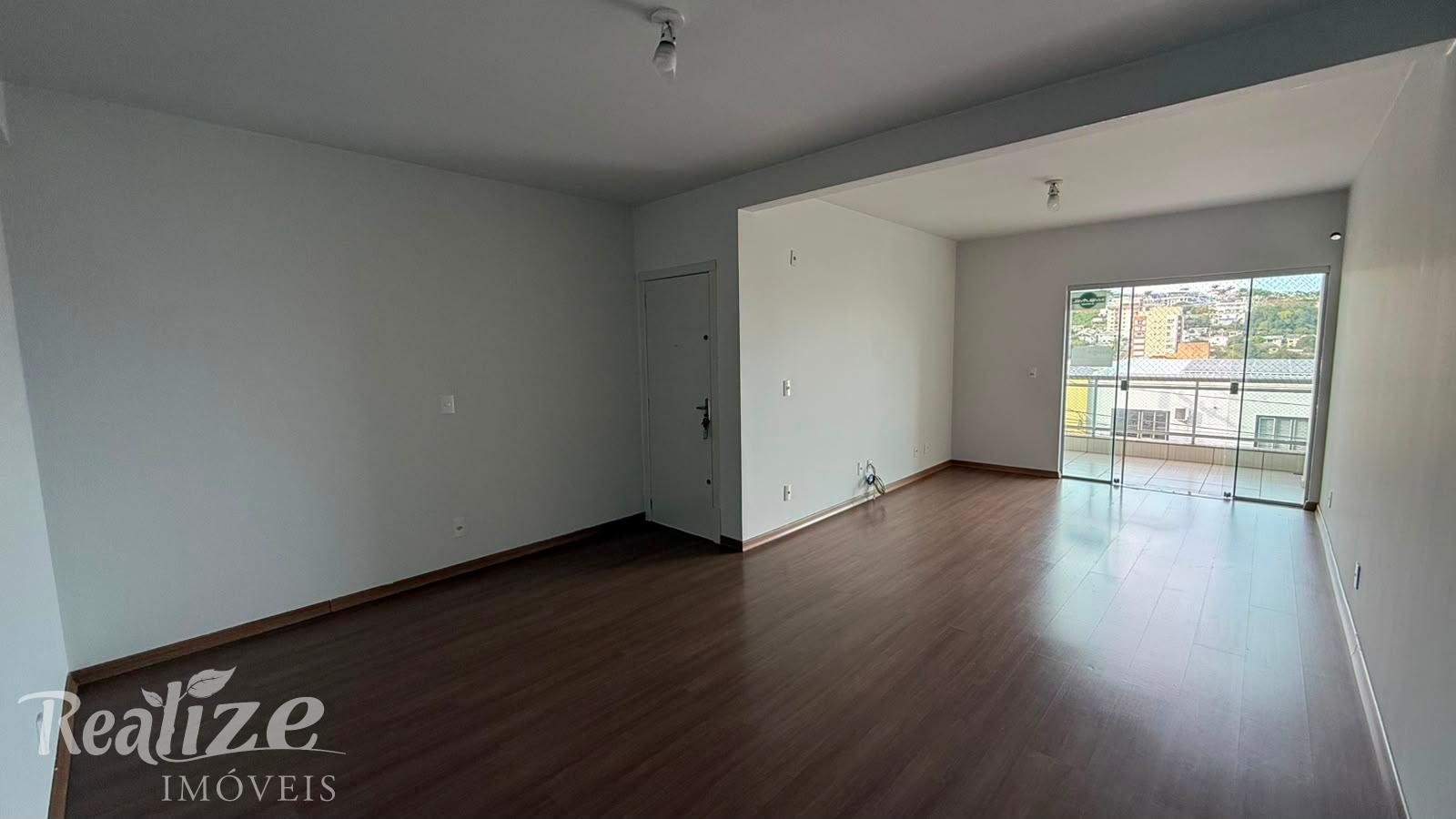 Apartamento com cozinha e central de gás.