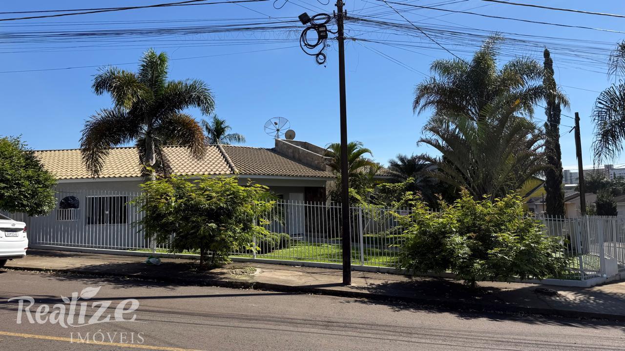 CASA COM PISCINA AQUECIDA E ENERGIA SOLAR