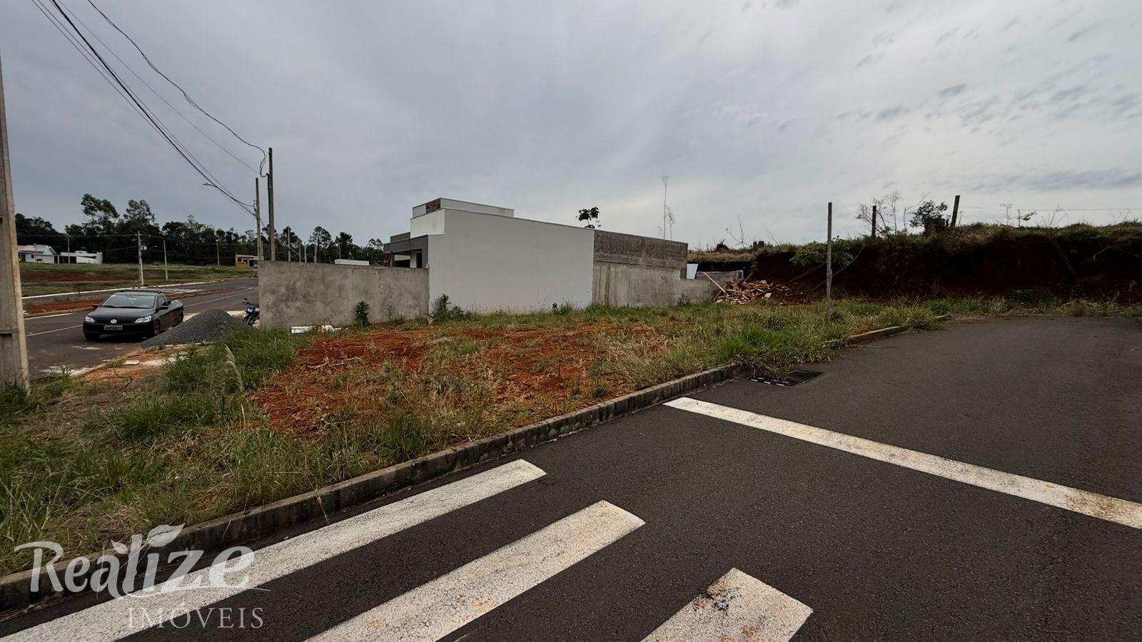TERRENO DE ESQUINA COM VISTA PRIVILEGIADA NO GREEN PARK