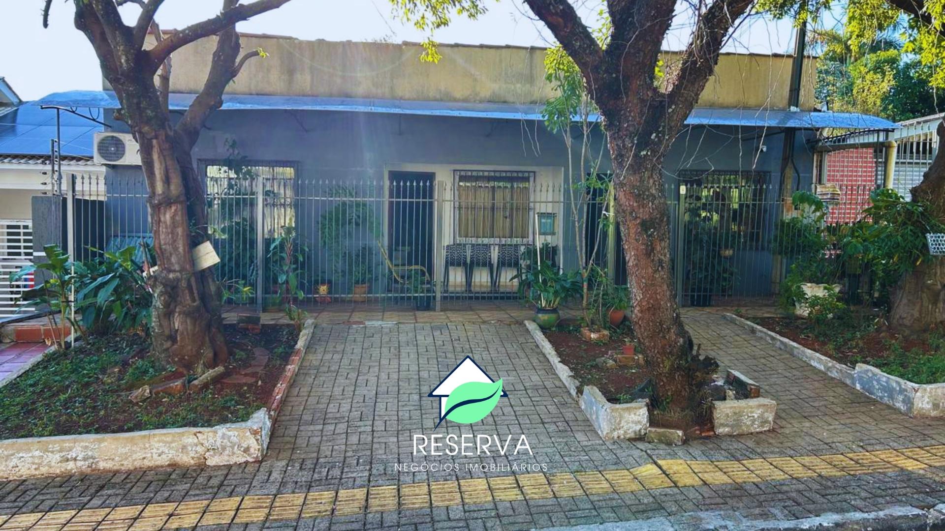 Amplo Terreno com 1.036m² e Casa Espaçosa na Vila Yolanda