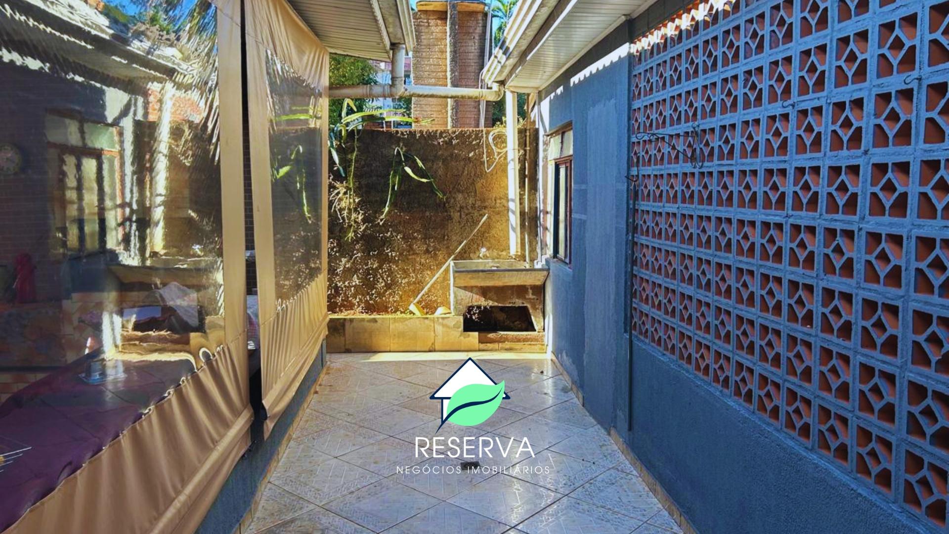 Amplo Terreno com 1.036m² e Casa Espaçosa na Vila Yolanda