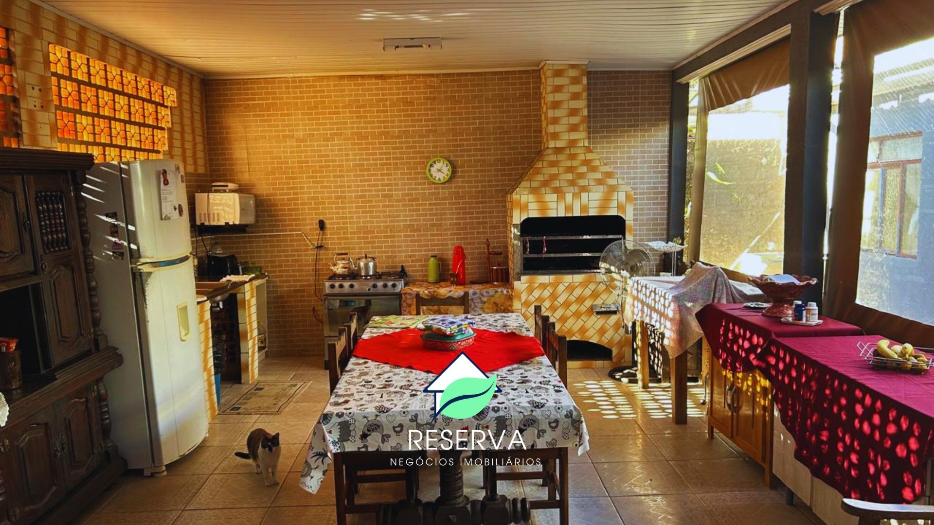Amplo Terreno com 1.036m² e Casa Espaçosa na Vila Yolanda