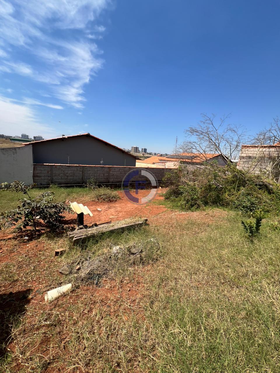 TERRENO Á VENDA NO BAIRRO AZUL VILLE- SAO SEBASTIAO DO PARAISO-MG