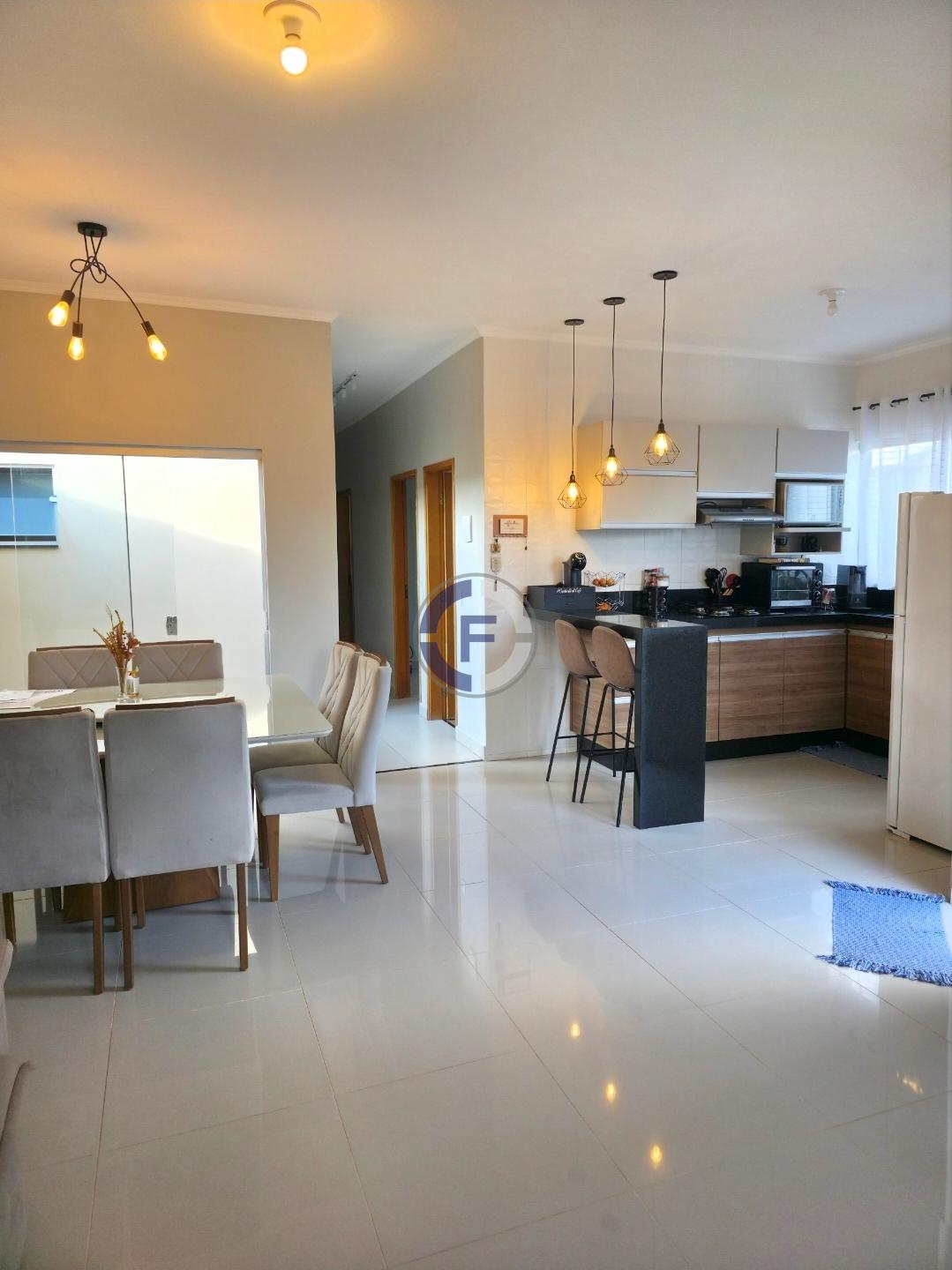 Casa no Califórnia Garden 2 com ótimos acabamentos e cozinha p...