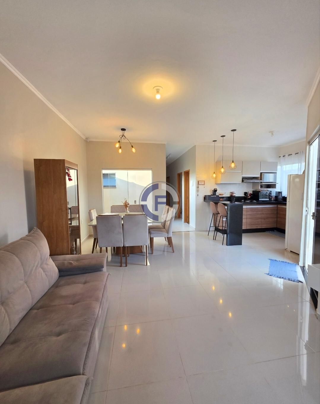 Casa no Califórnia Garden 2 com ótimos acabamentos e cozinha p...