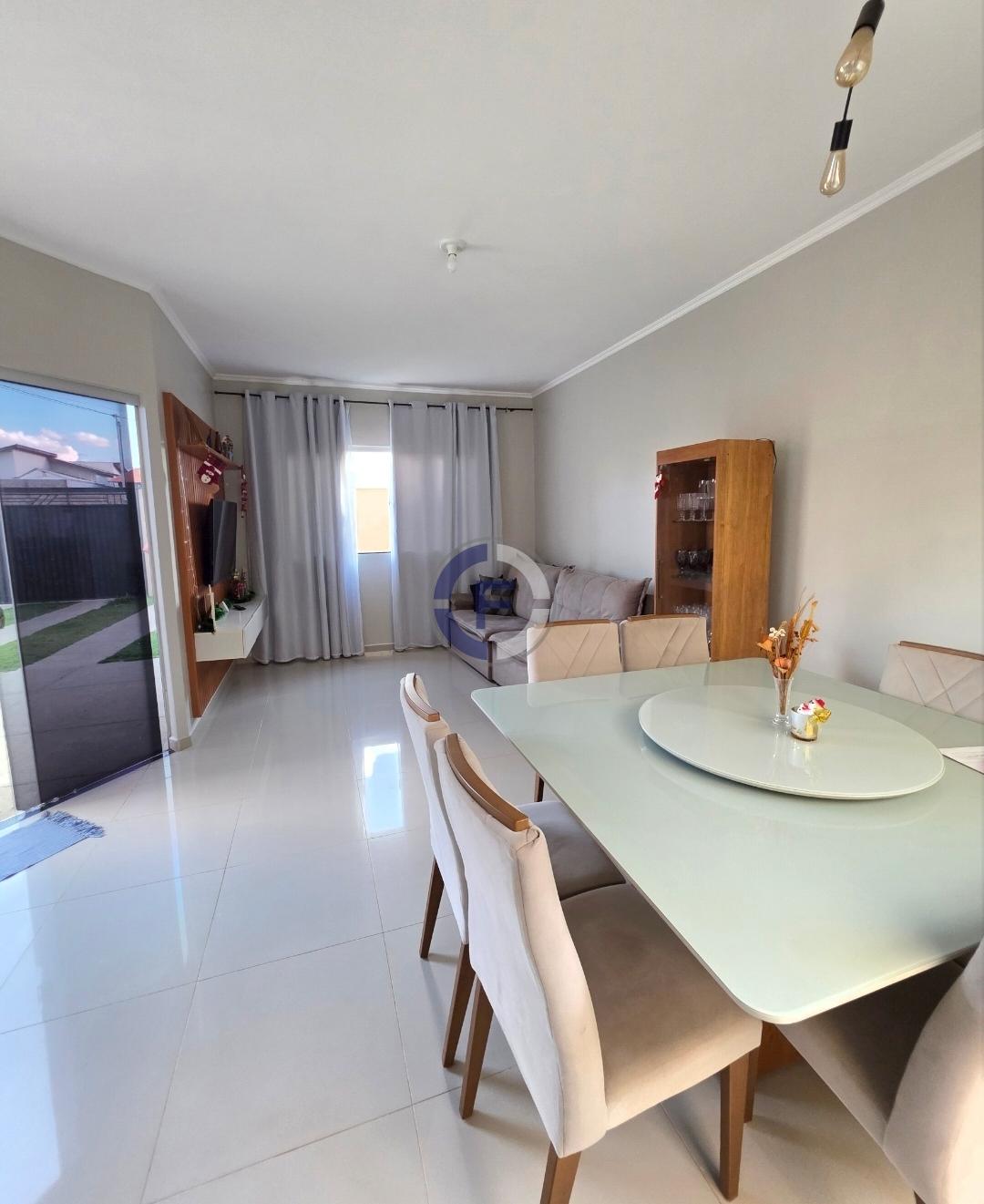 Casa no Califórnia Garden 2 com ótimos acabamentos e cozinha p...