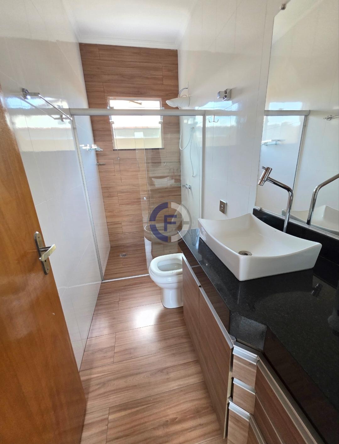 Casa no Califórnia Garden 2 com ótimos acabamentos e cozinha p...