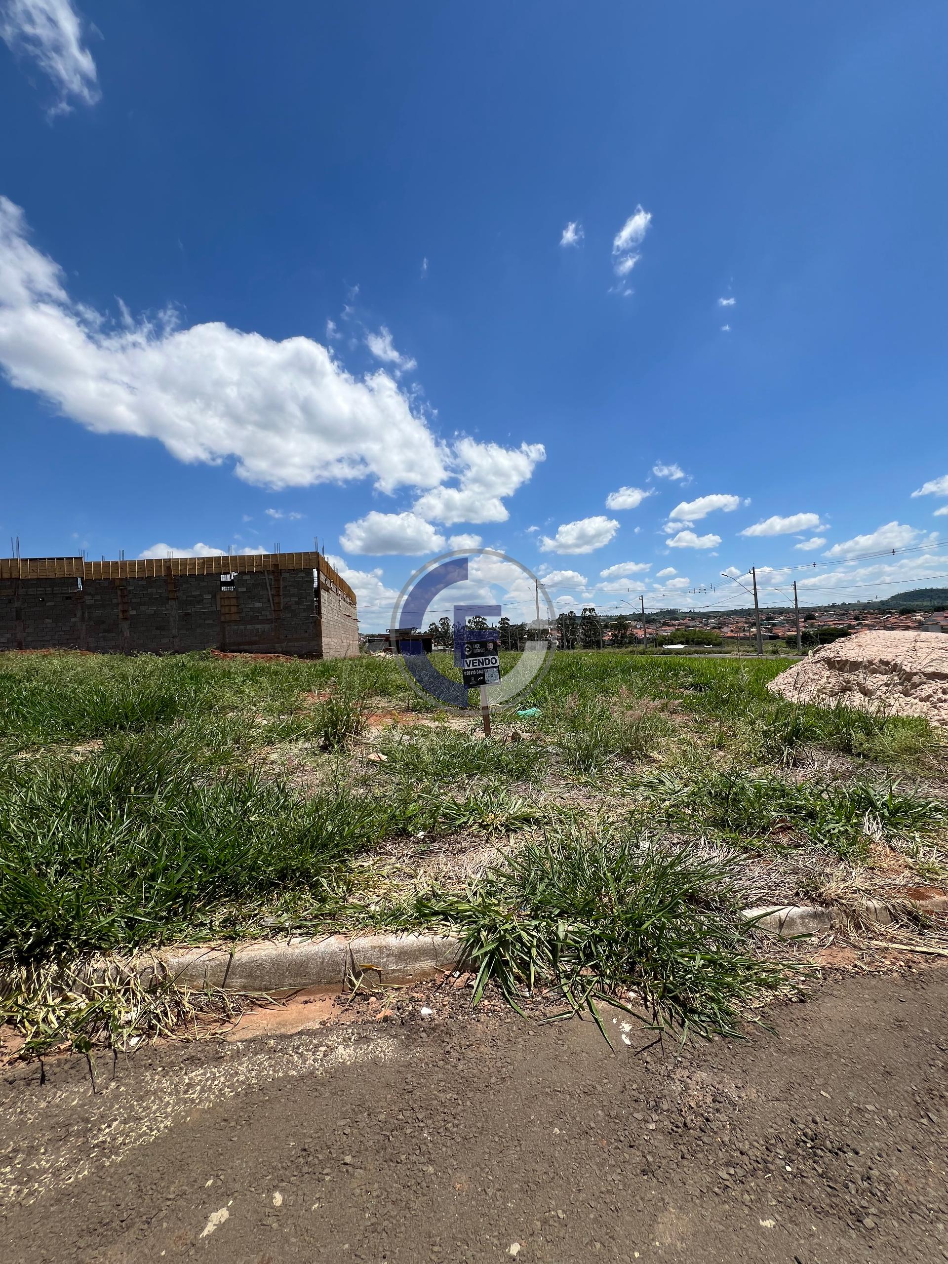 Terreno 250m à venda no Jardim de Versalhes, em frente à UFLA...