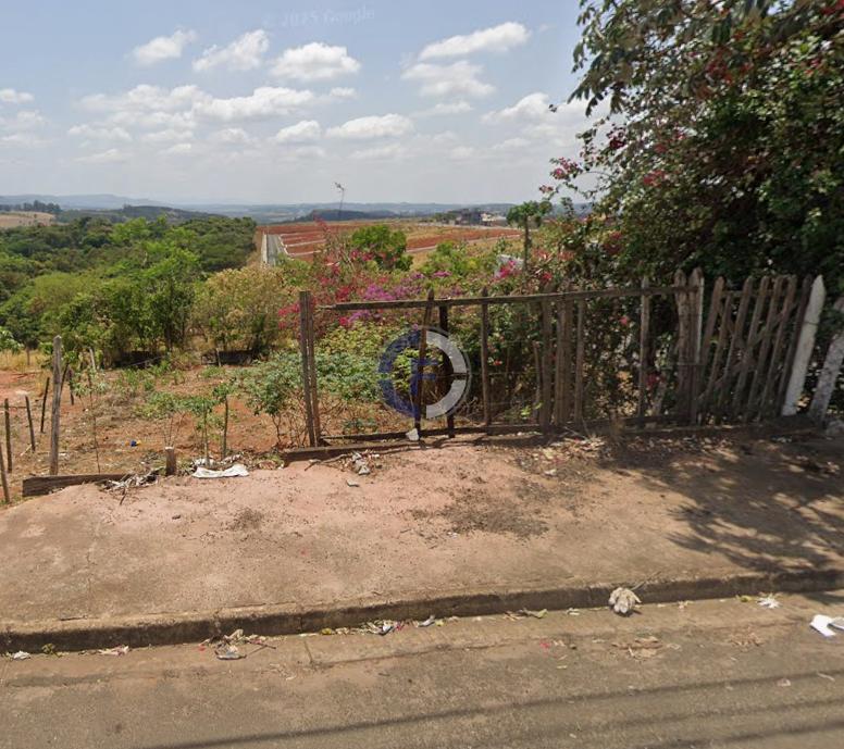 Lote com 250m , localizado em bairro seguro e com fácil acesso...