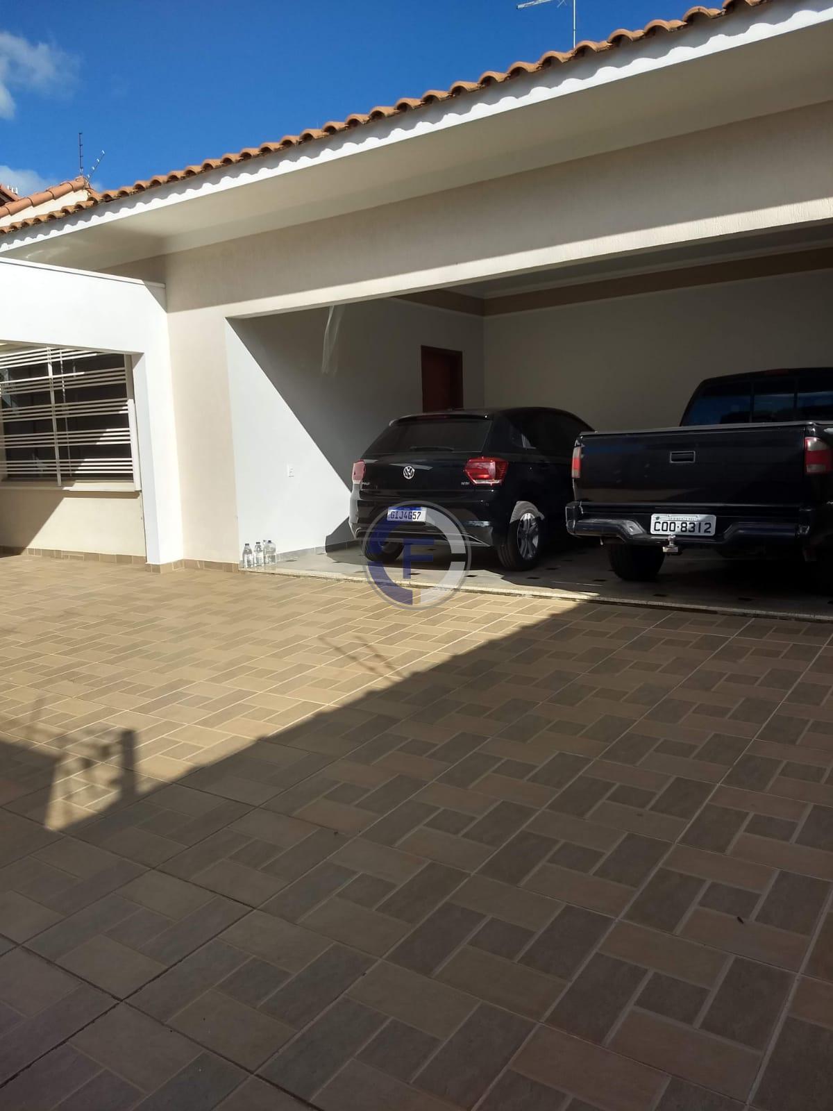 Casa Jardim Coolapa - Ambientes amplos em bairro nobre da cida...