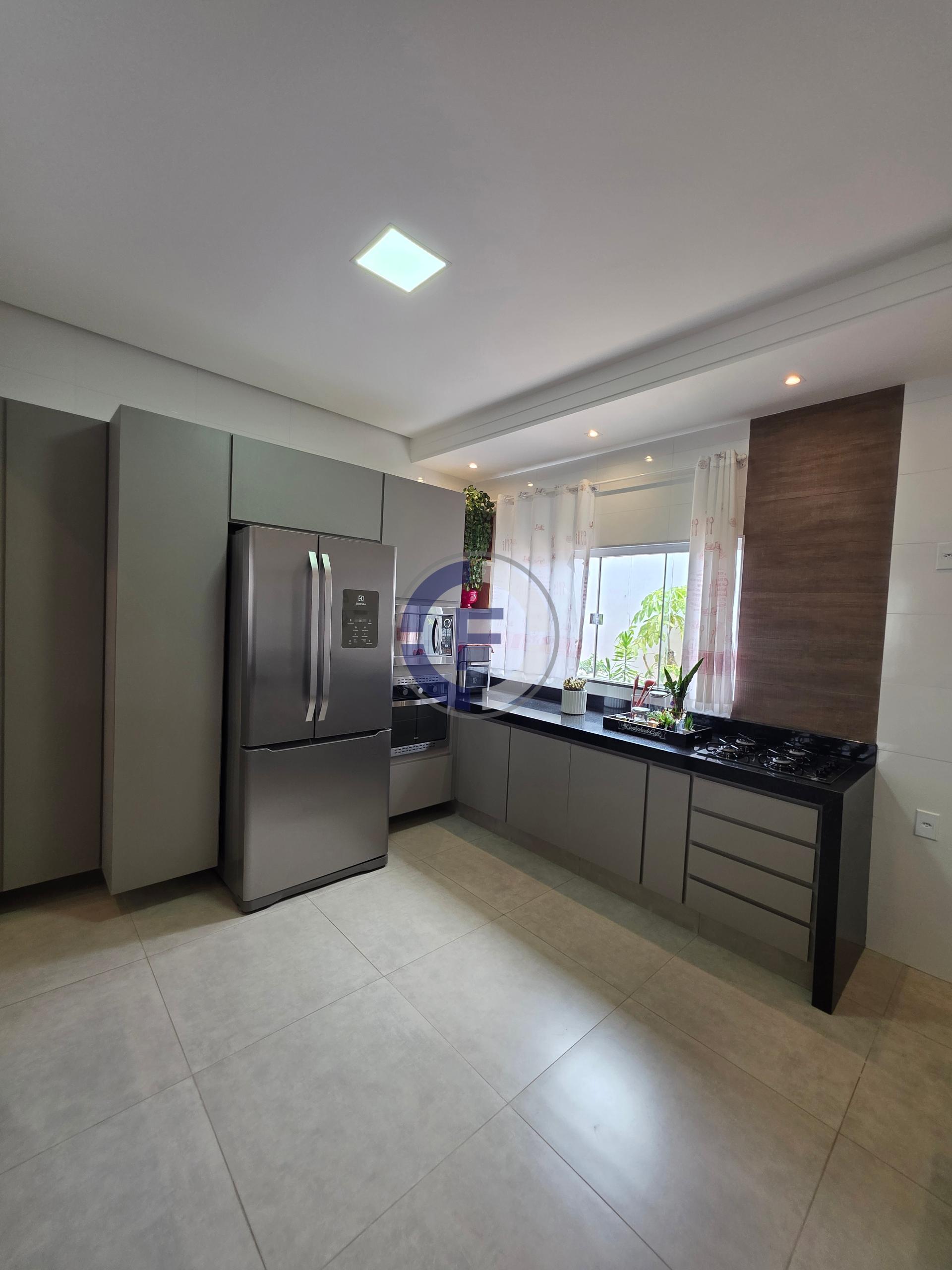 Casa à venda, Centro, SAO SEBASTIAO DO PARAISO - MG COM ESPAÇO...