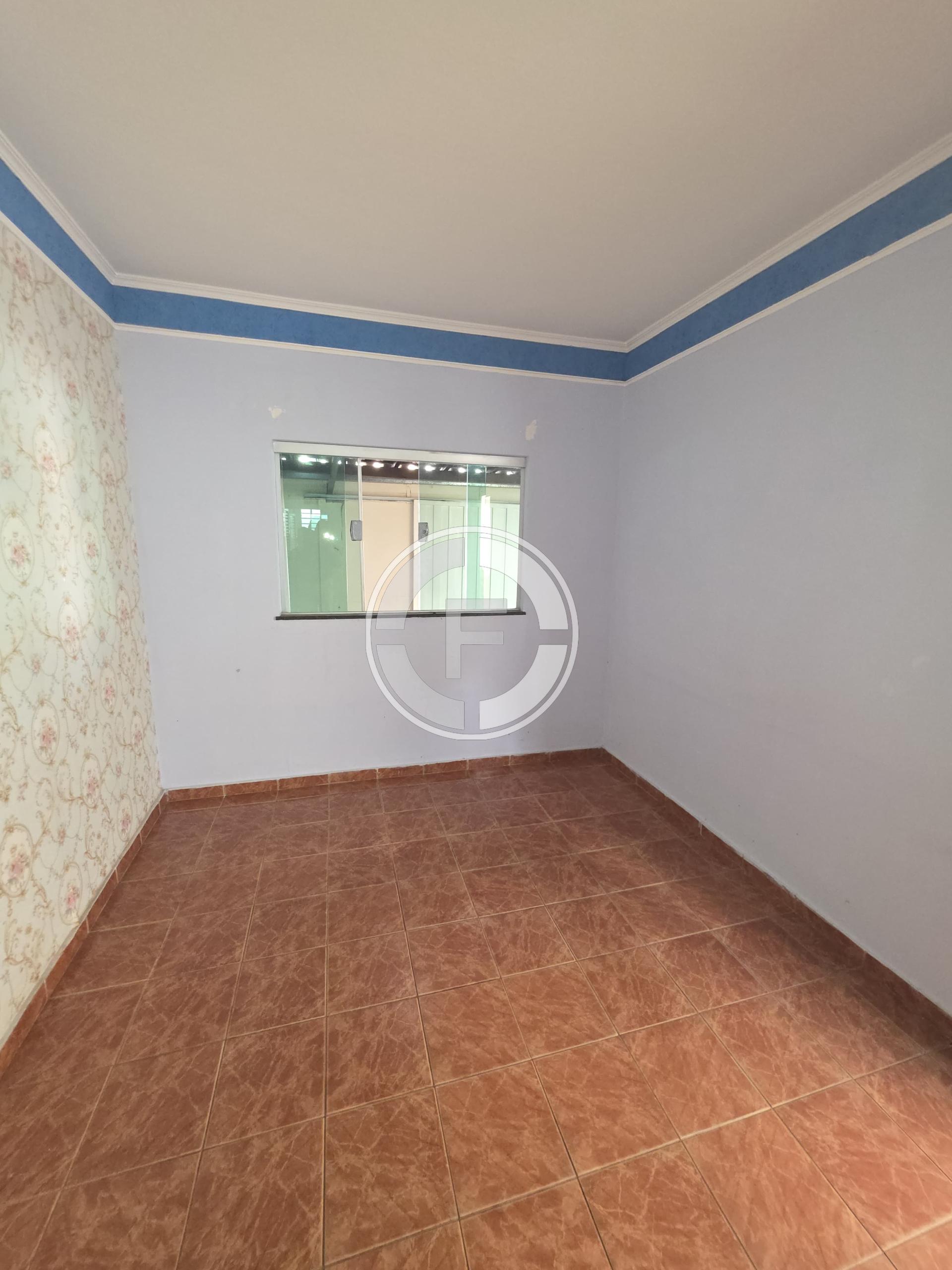 Casa com 3 quartos, salão de festas e casa nos fundos com 2 qu...