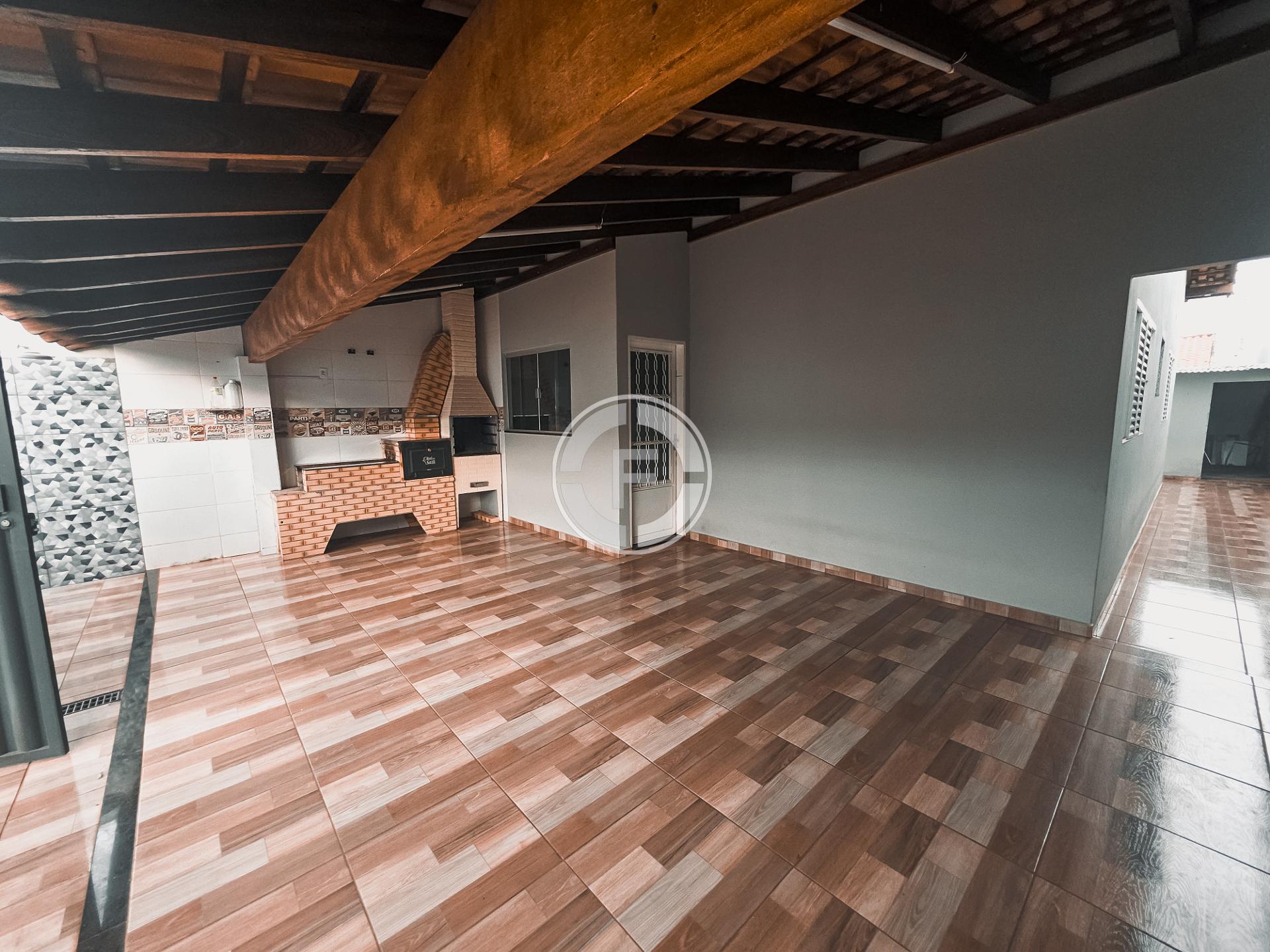 Casa à venda no Diamantina com 2 dormitórios e área para churr...