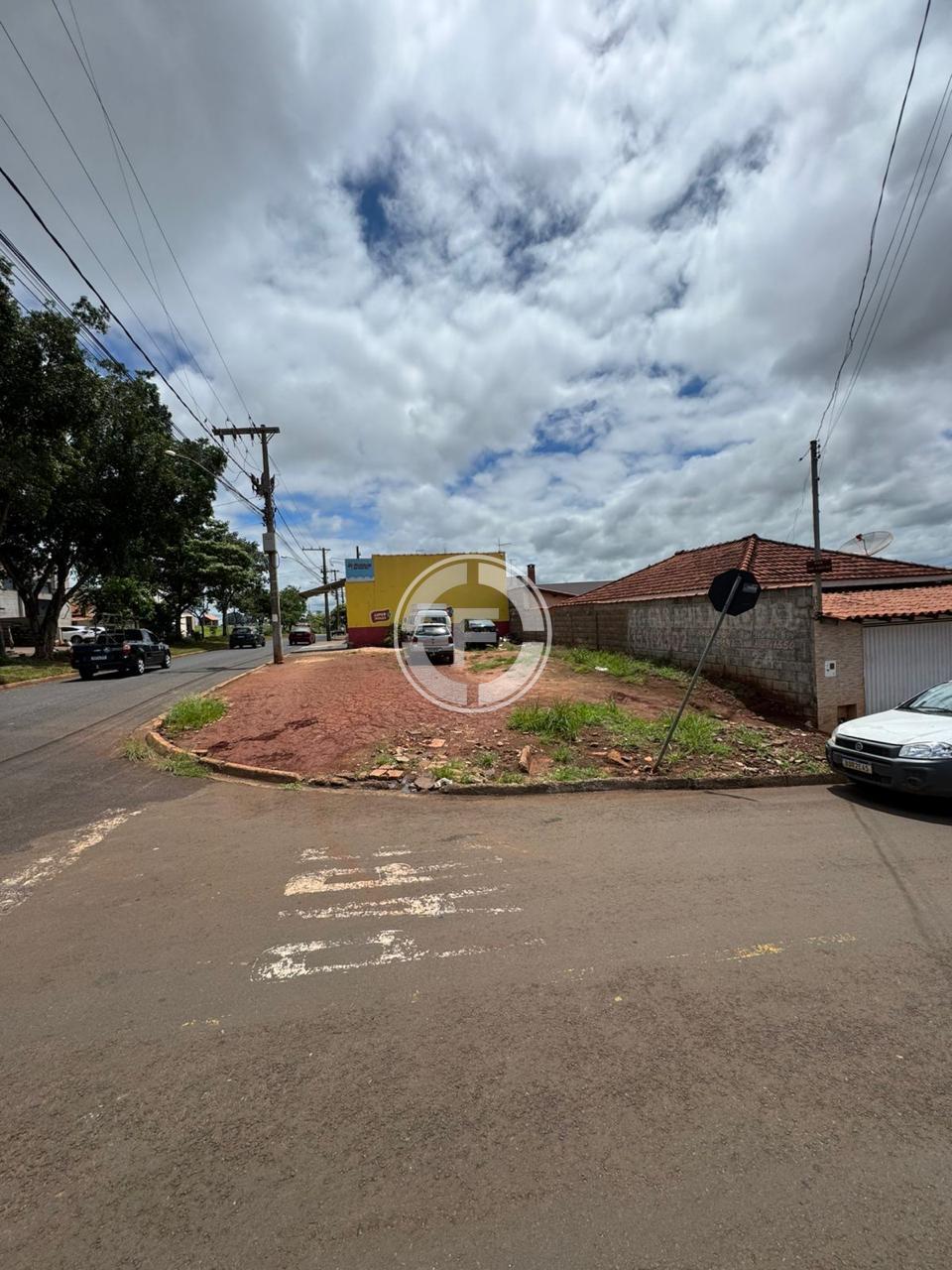Terreno, 180 m² - Foto 1