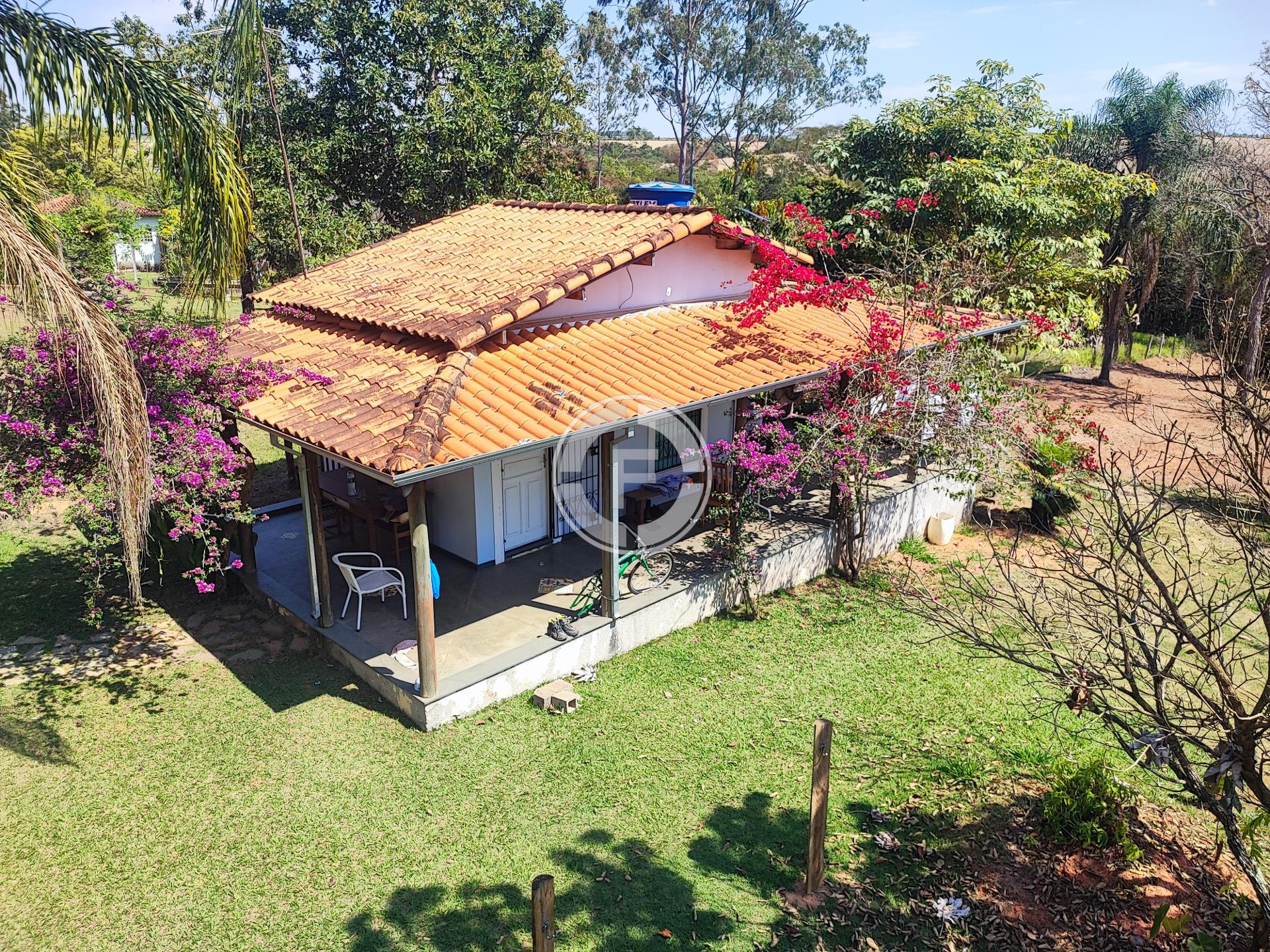 Chácara com 3 dormitórios à venda, SAO SEBASTIAO DO PARAISO - MG