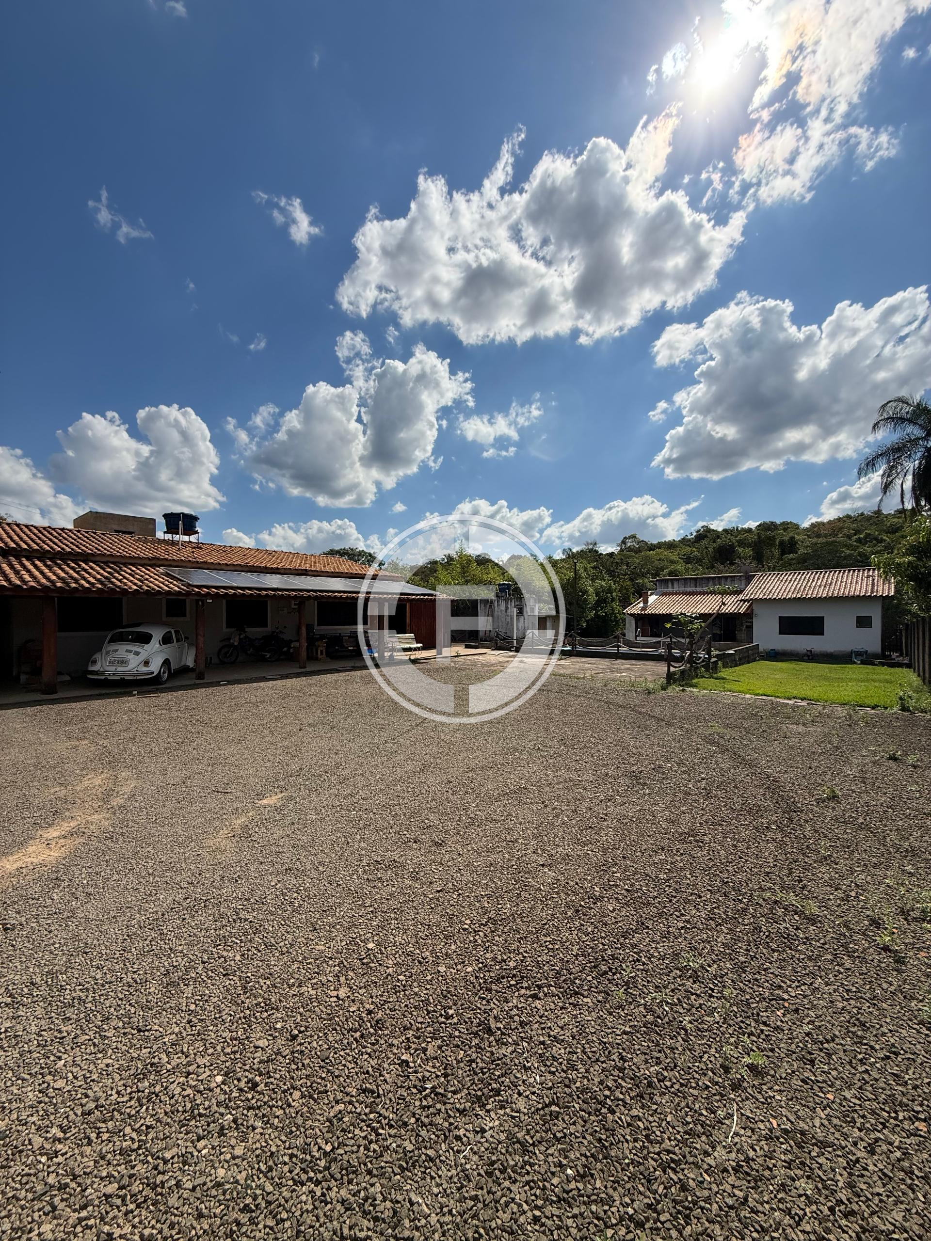 Sítio, 5 quartos, 2250 m² - Foto 2