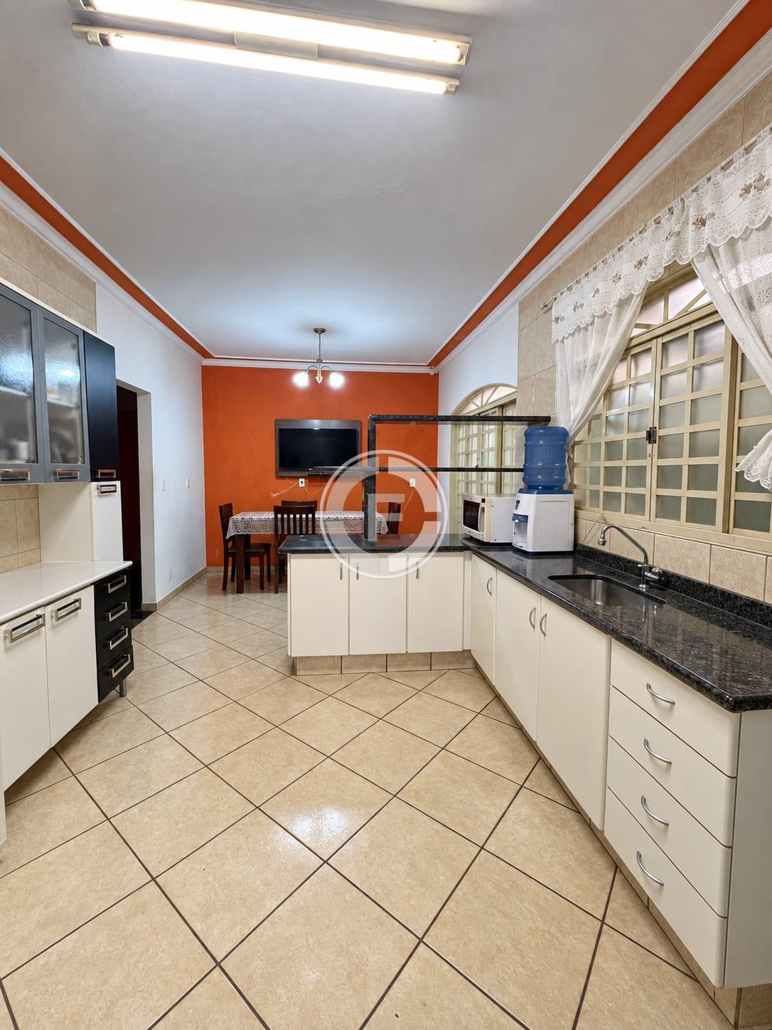 CASA A VENDA NO BAIRRO JARDIM EUROPA-SAO SEBASTIAO DO PARAISO-MG