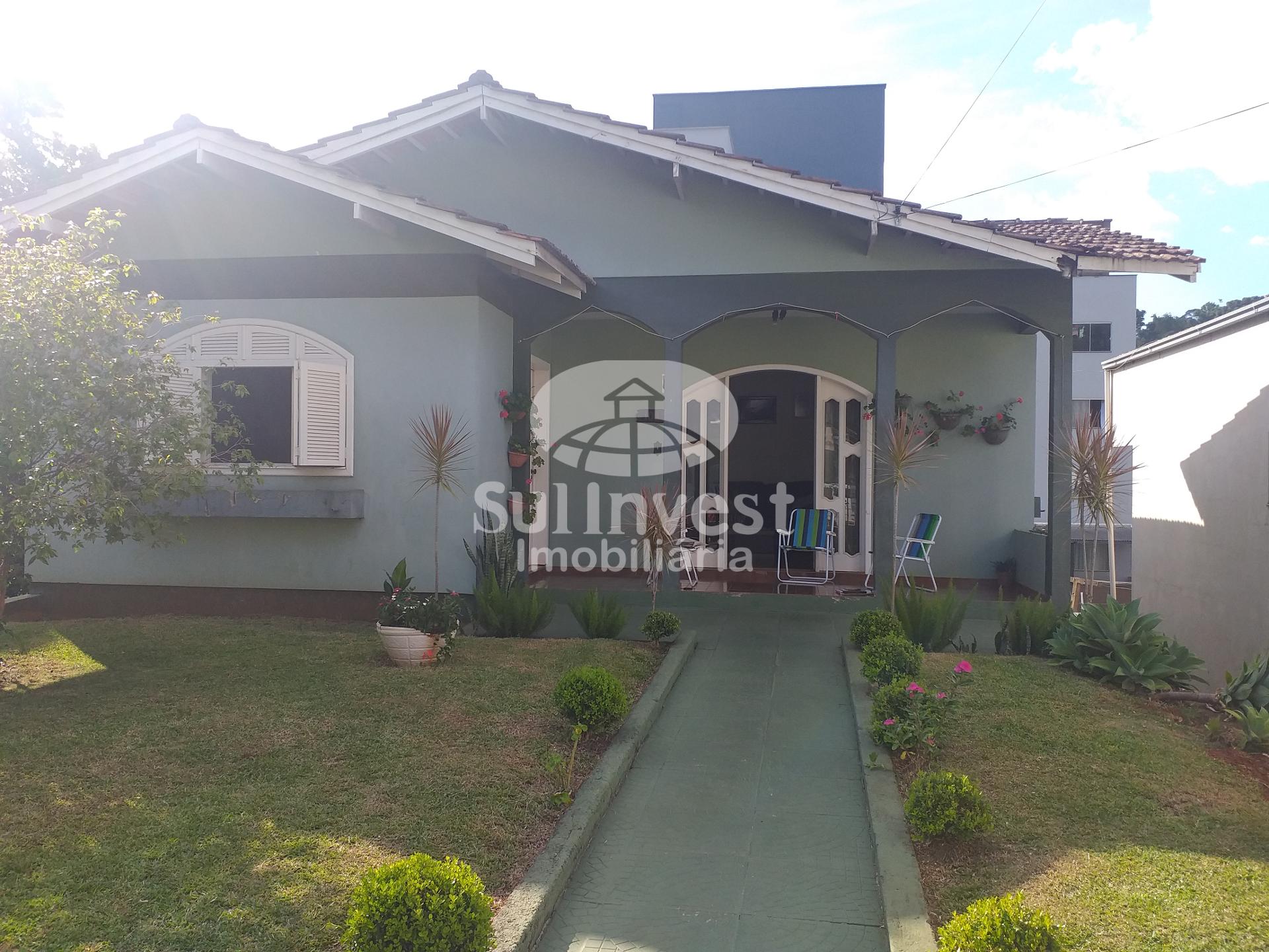 Casa com excelente localização no coração do Bairro Industrial...