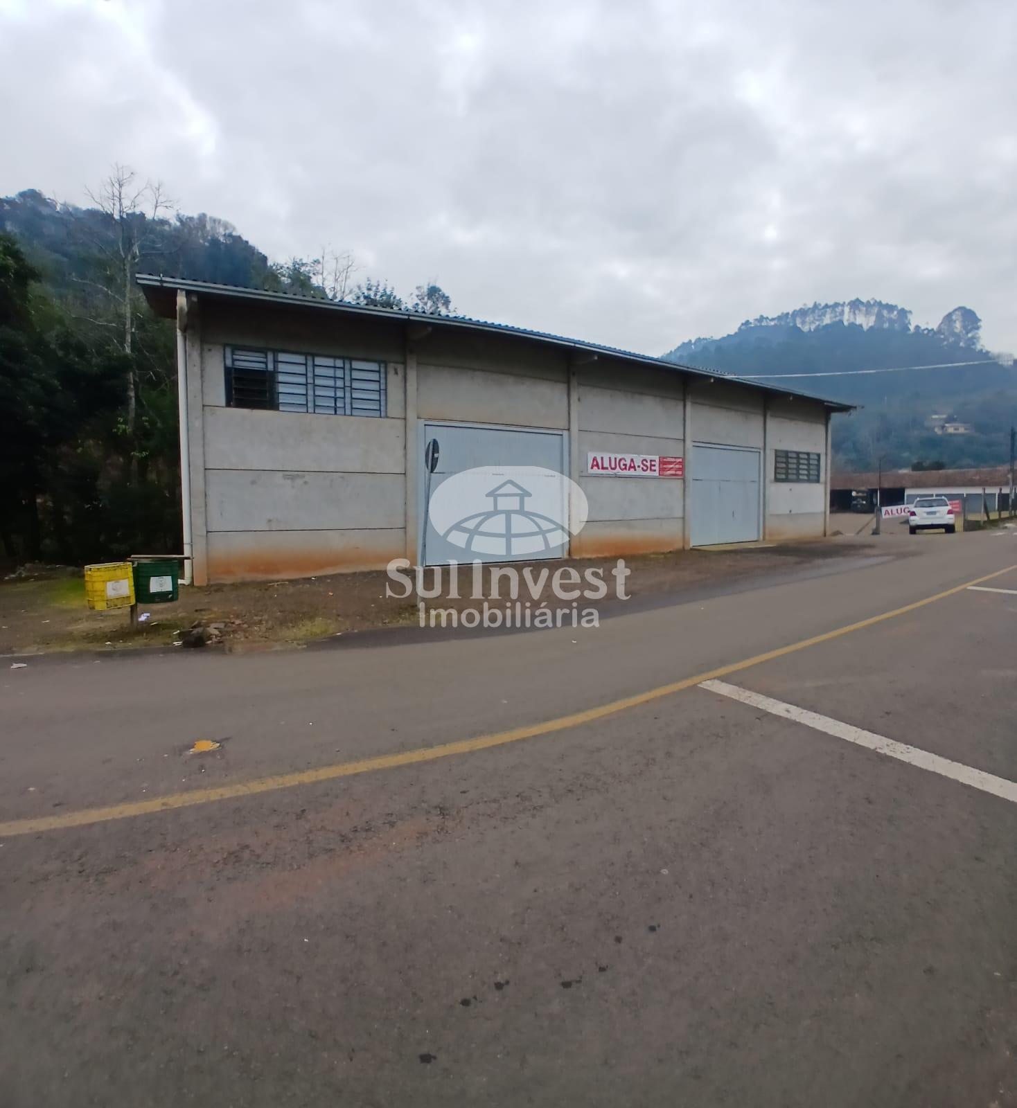 Aluga barrac?o comercial medindo aproximadamente 230,00m .  Est?
