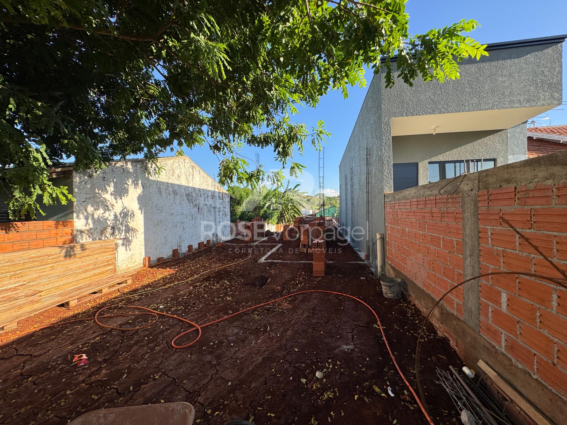 VENDO CASA DE 56M NO BAIRRO AUGUSTO MARECHAL CÂNDIDO RONDON PR.