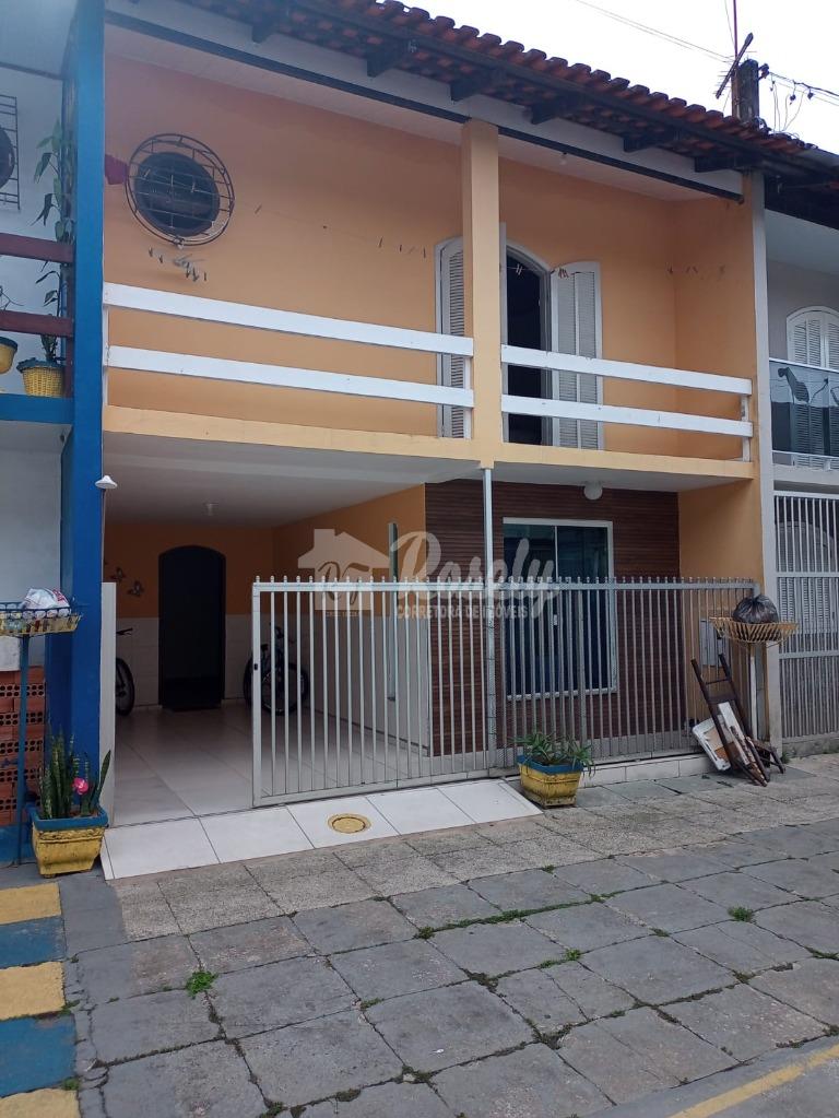 Sobrado com 3 dormitórios sendo 01 suíte, à venda, MATINHOS - PR
