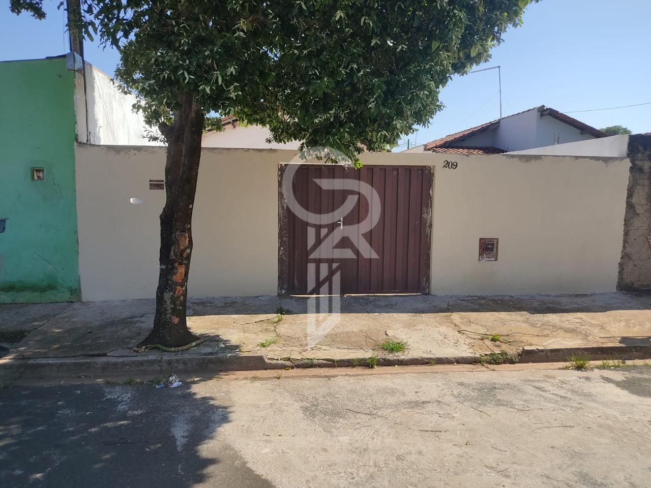 Ótimo imóvel com 2 dormitórios terreno de 200m 
