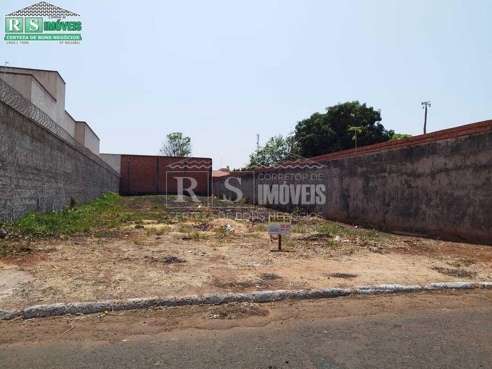 VENDO TERRENO,ST OESTE PROX ANT. COLEGIO MODELO  MEDINDO 13X40 520MT 