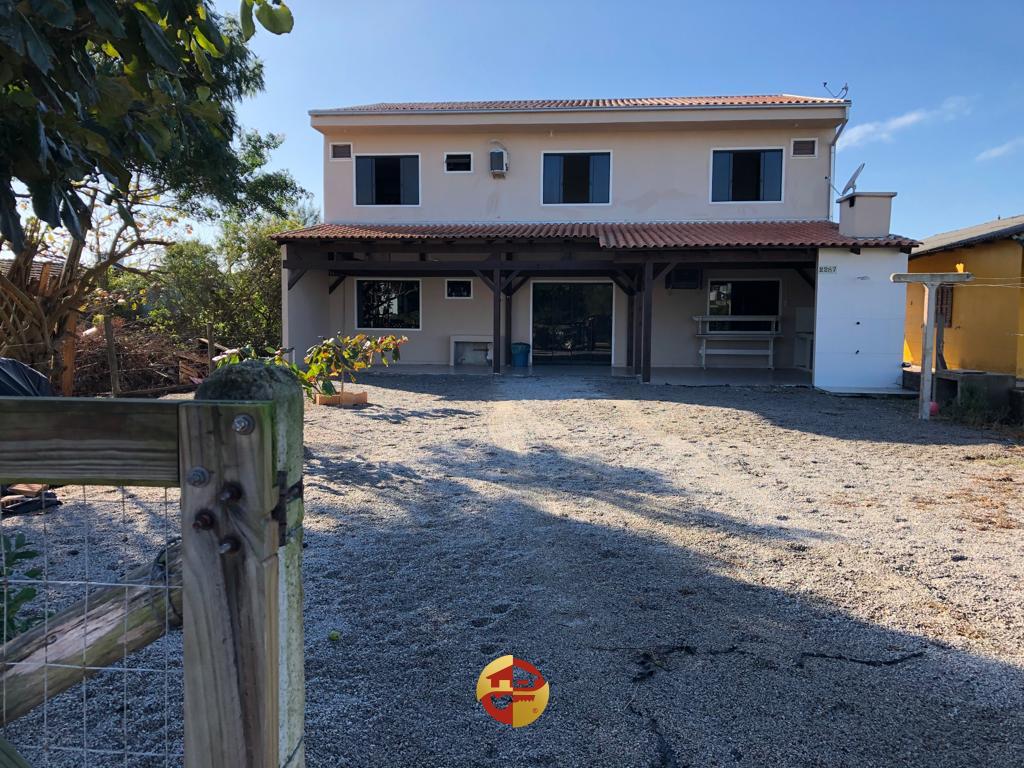 Casa ? venda em Itapirub? litoral catarinense perto da praia