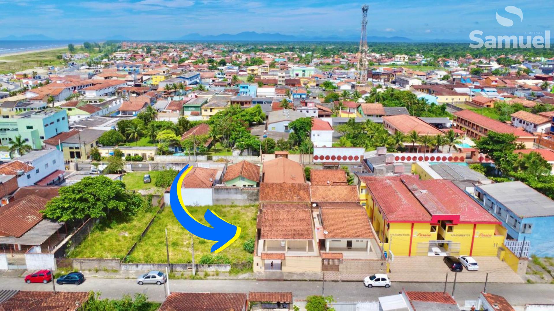 Casa ampla com 3 quartos   edícula no fundo, ideal para uso e ...