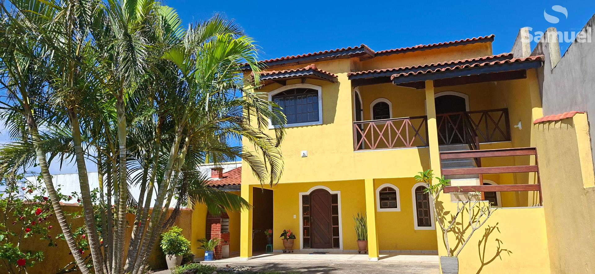 Casa ? venda, 03 su?tes, com churrasqueira, a 60 metros da praia