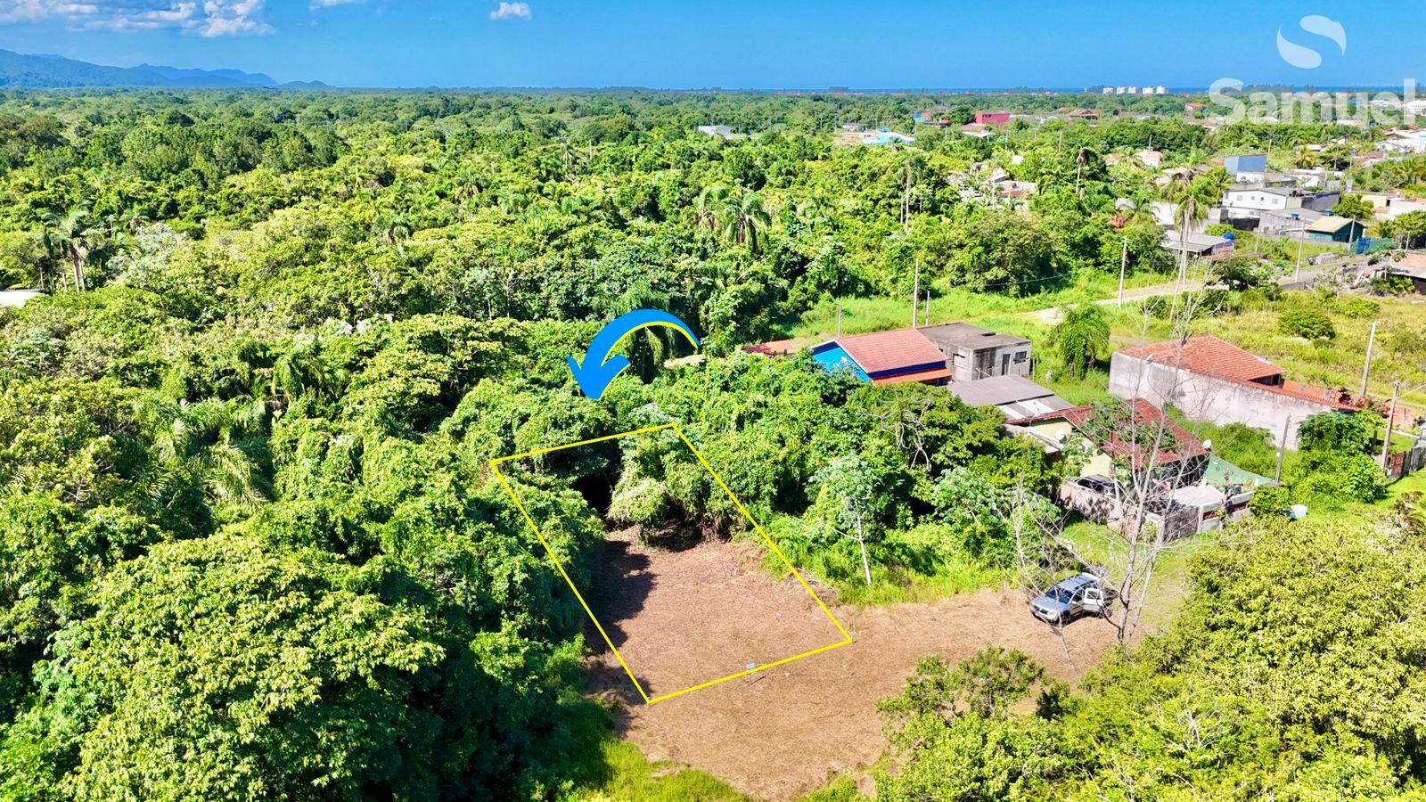 Terreno em local tranquilo, cercado por natureza, aceita finan...