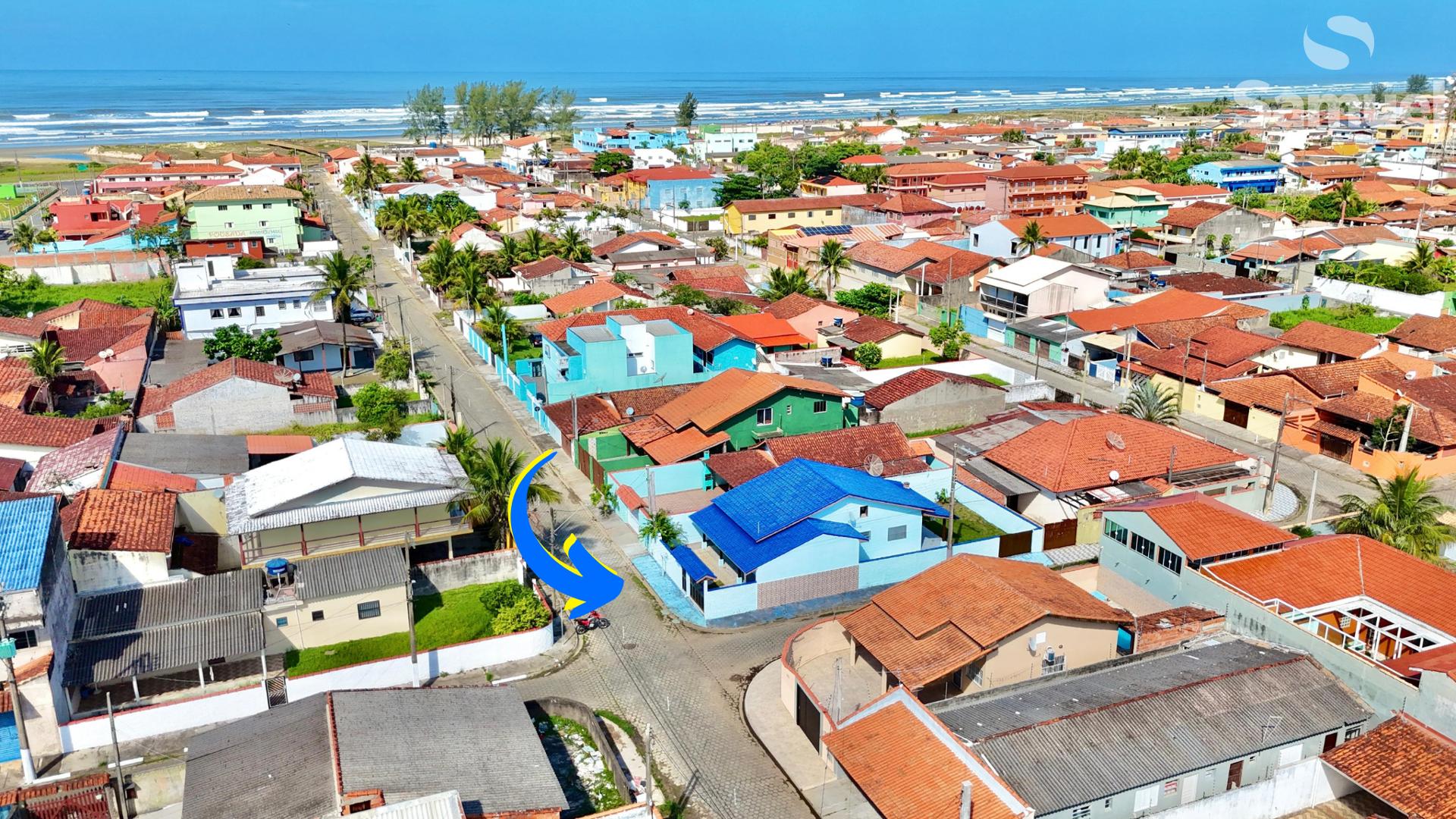 Casa de Esquina Próxima da Praia no Centro , aceita financiamento