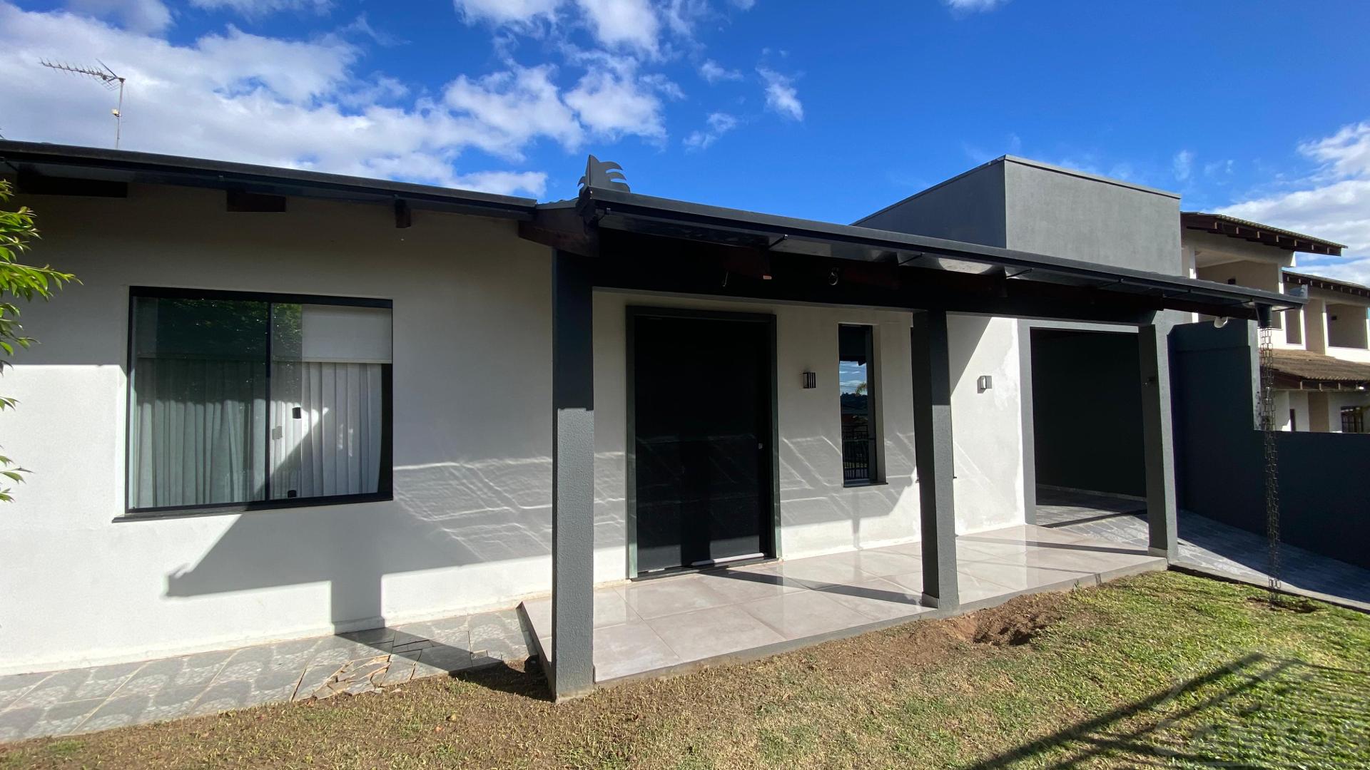 Casa à Venda, Centro, Rio Negro PR.